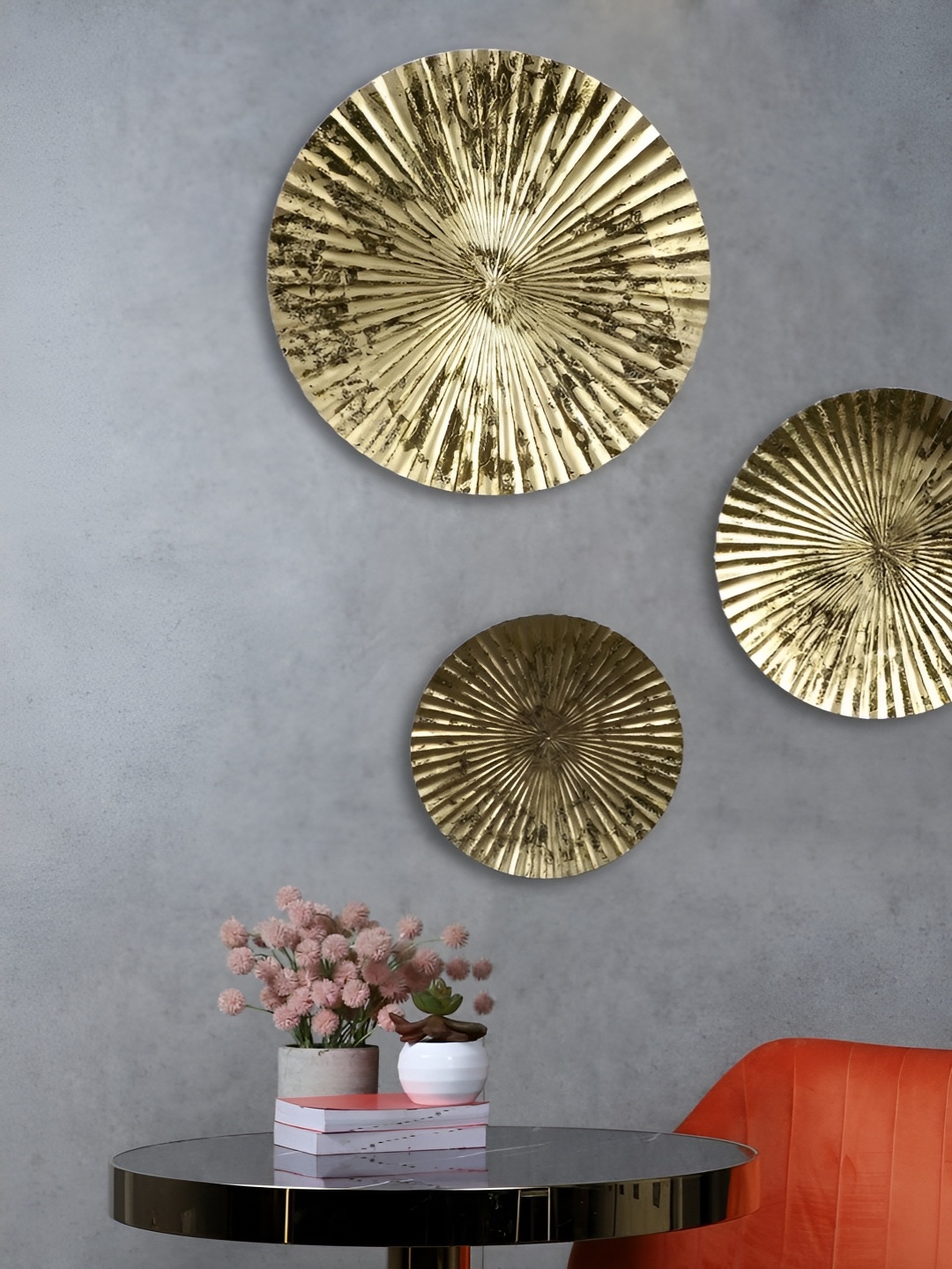 

Amaya Decors Metal 3 Pieces Hammered Metal Wall Decor, Gold