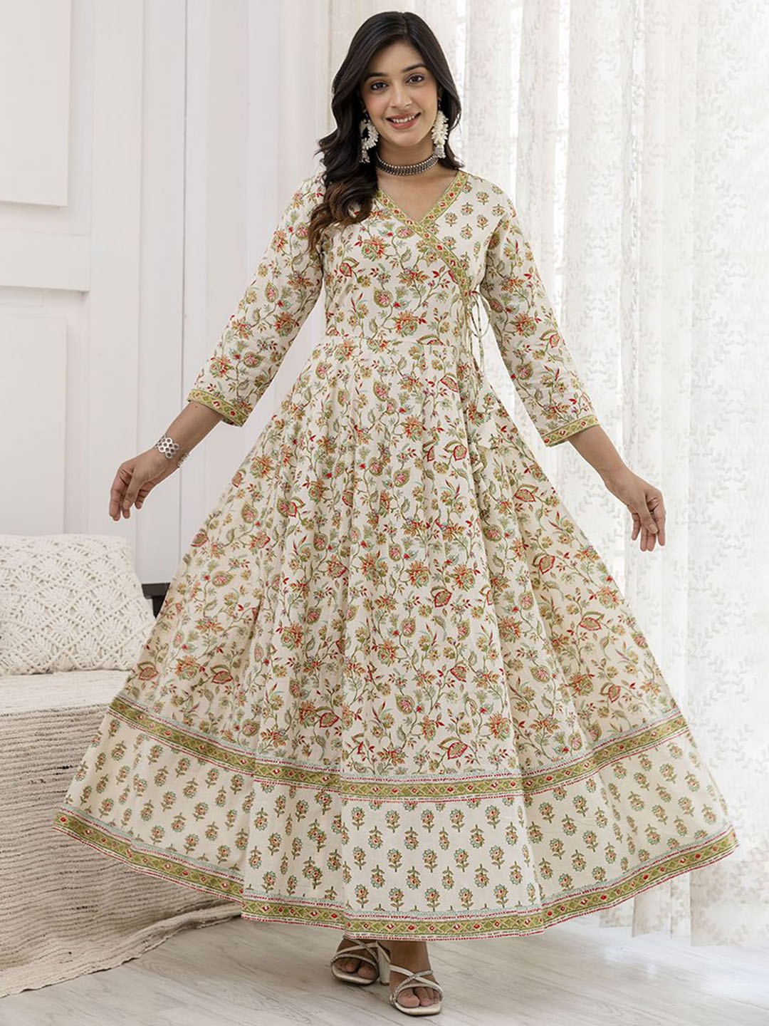 

GLAM ROOTS Floral Printed V Neck Cotton Anarkali Kurta, Cream