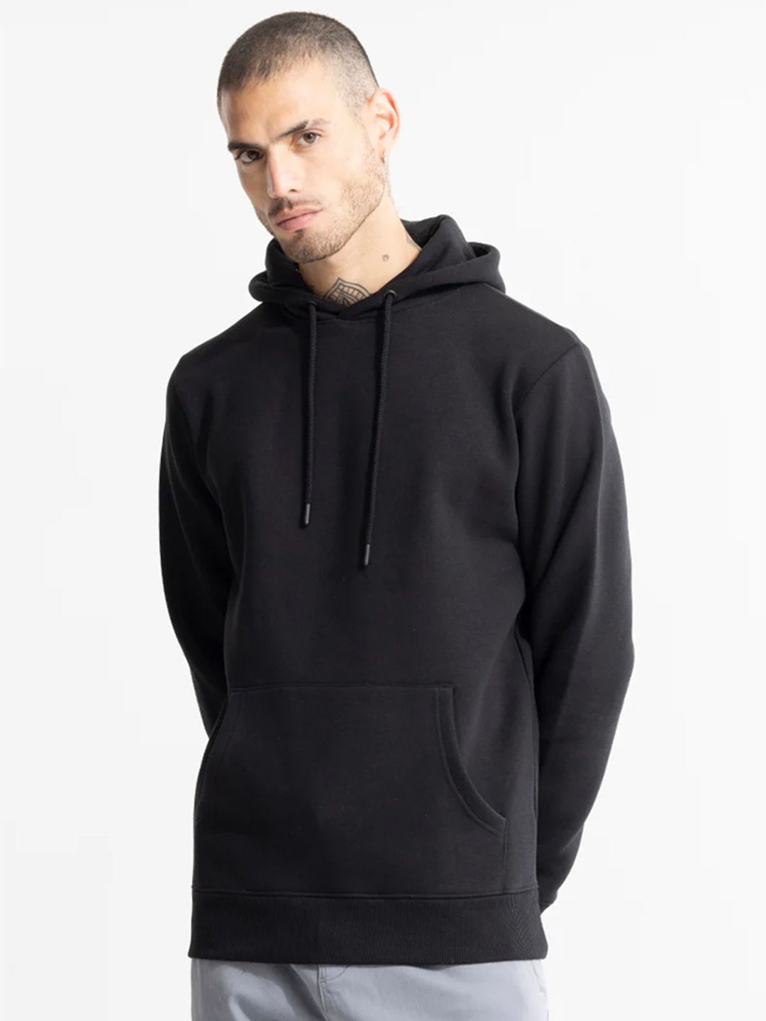 

THALASI Men Hooded Sweatshirt, Black