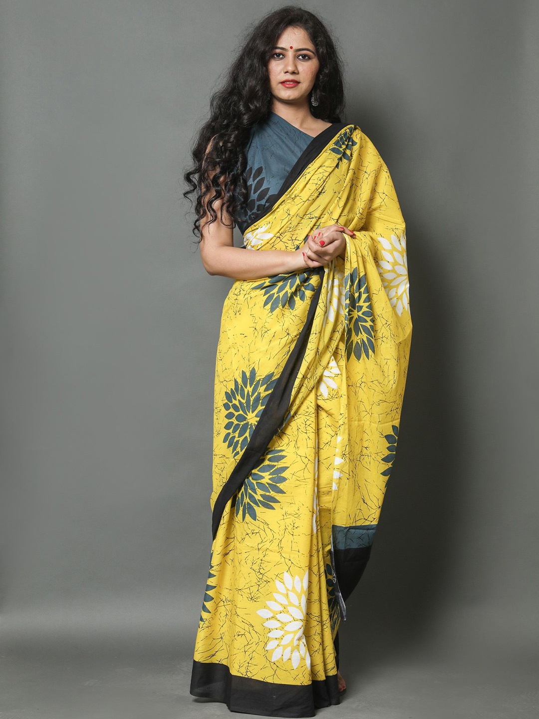 

JAIPURI PRINT Floral Pure Cotton Block Print Saree, Yellow