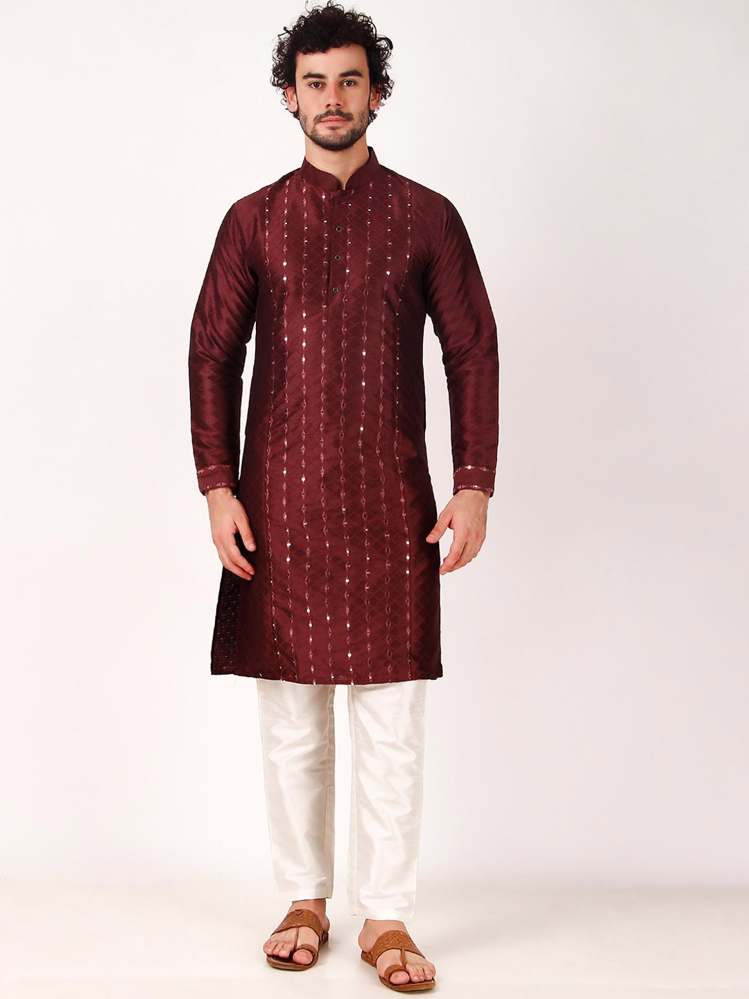 

Cult Indie Geometric Embroidered Mirror Work Mandarin Collar Straight Kurta, Maroon