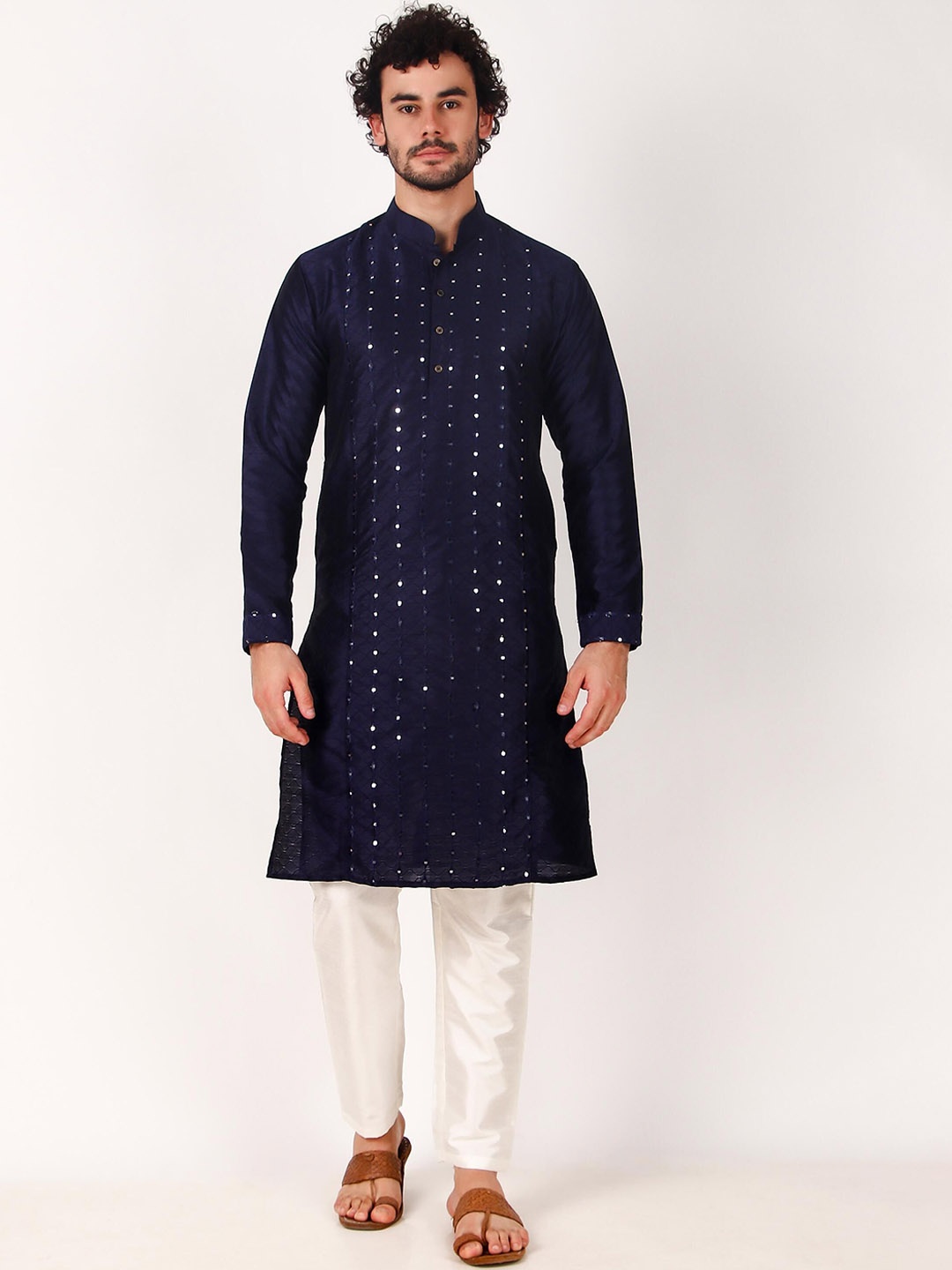 

Cult Indie Geometric Embroidered Mirror Work Mandarin Collar Straight Kurta, Navy blue