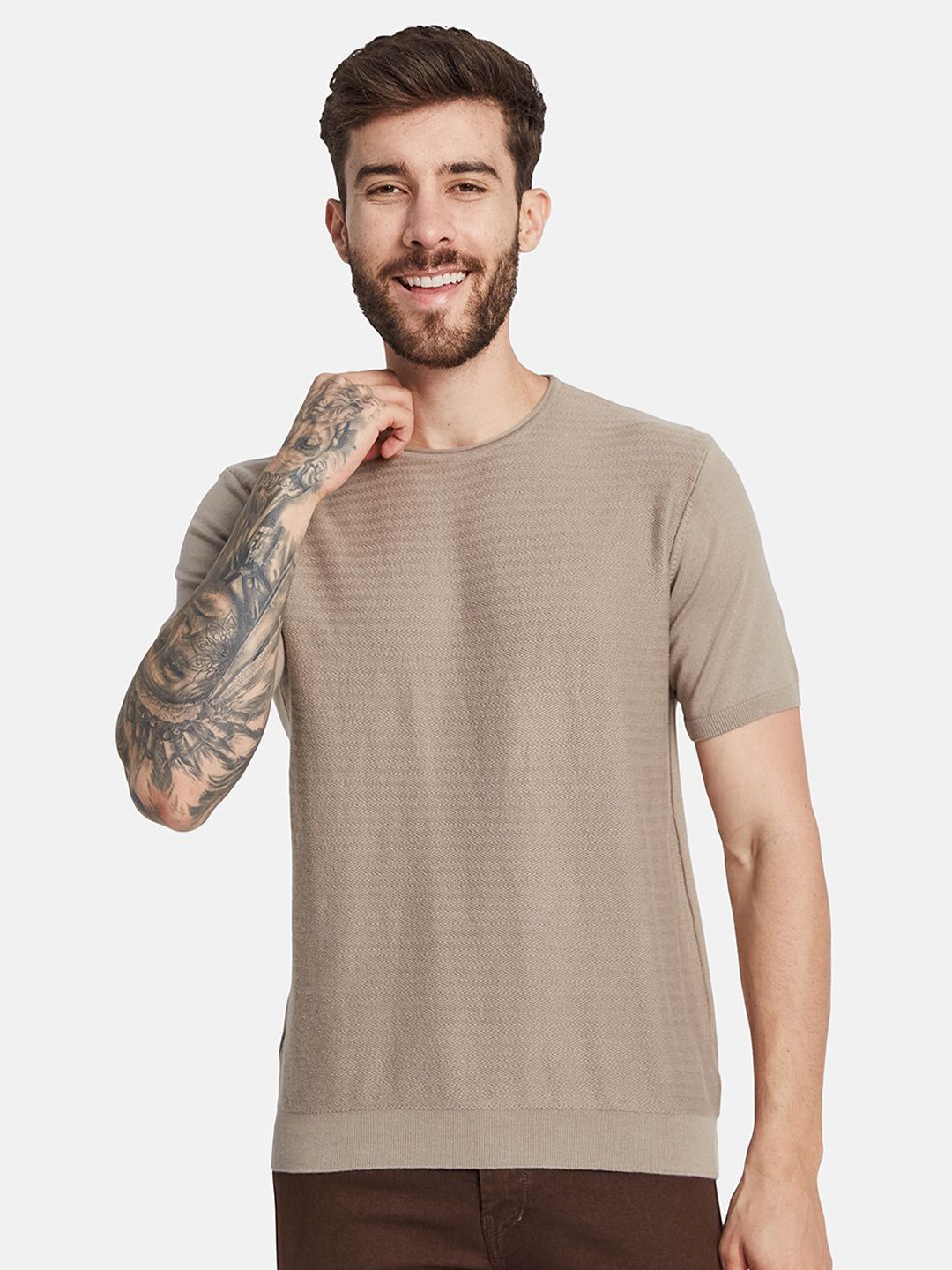 

METTLE Men Round Neck Solid T-shirt, Brown