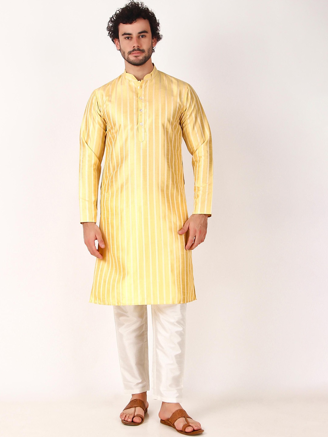 

Cult Indie Mandarin Collar Striped Straight Kurta, Lime green
