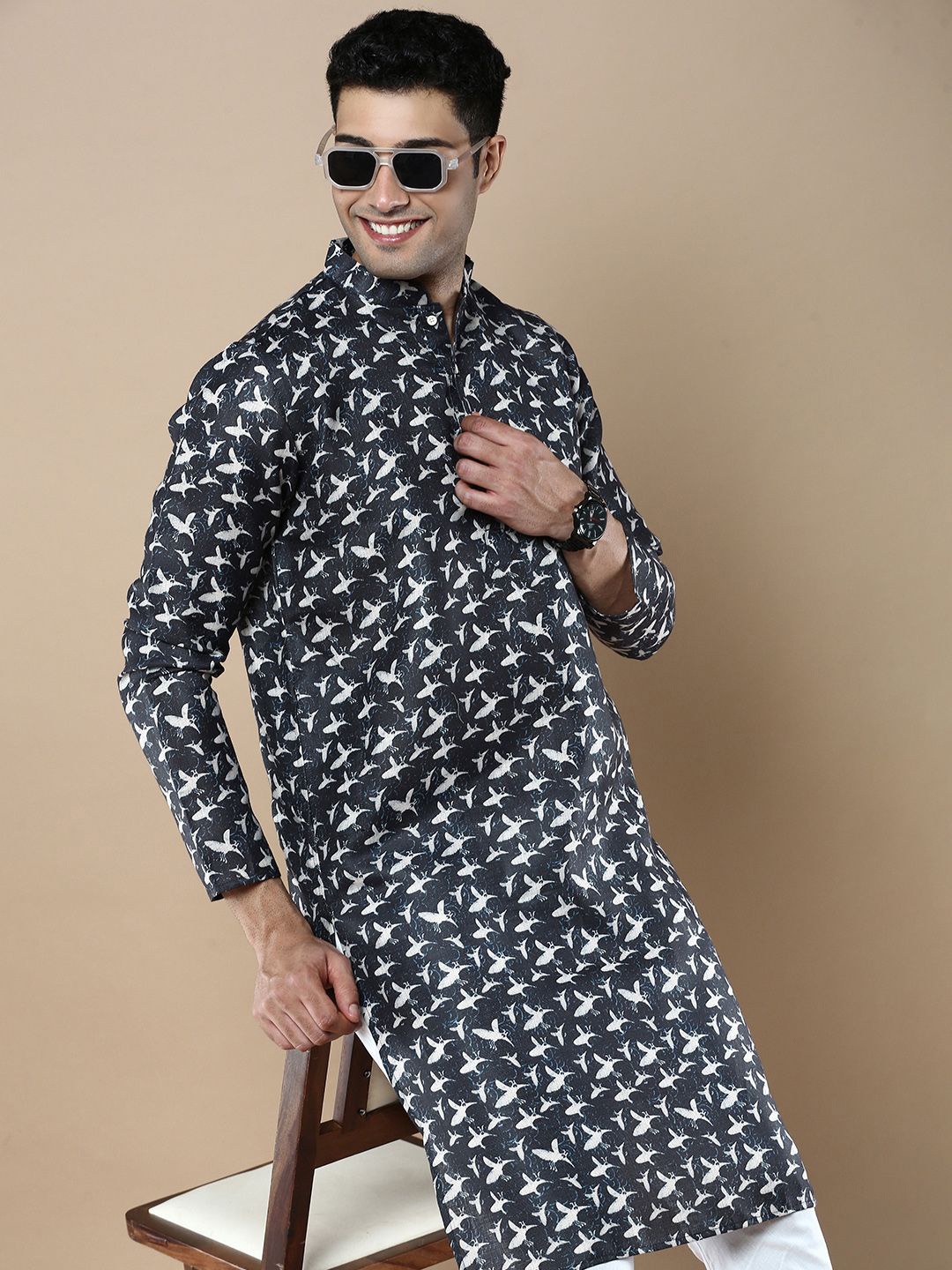 

Anouk Navy Blue Geometric Printed Mandarin Collar Straight Kurta