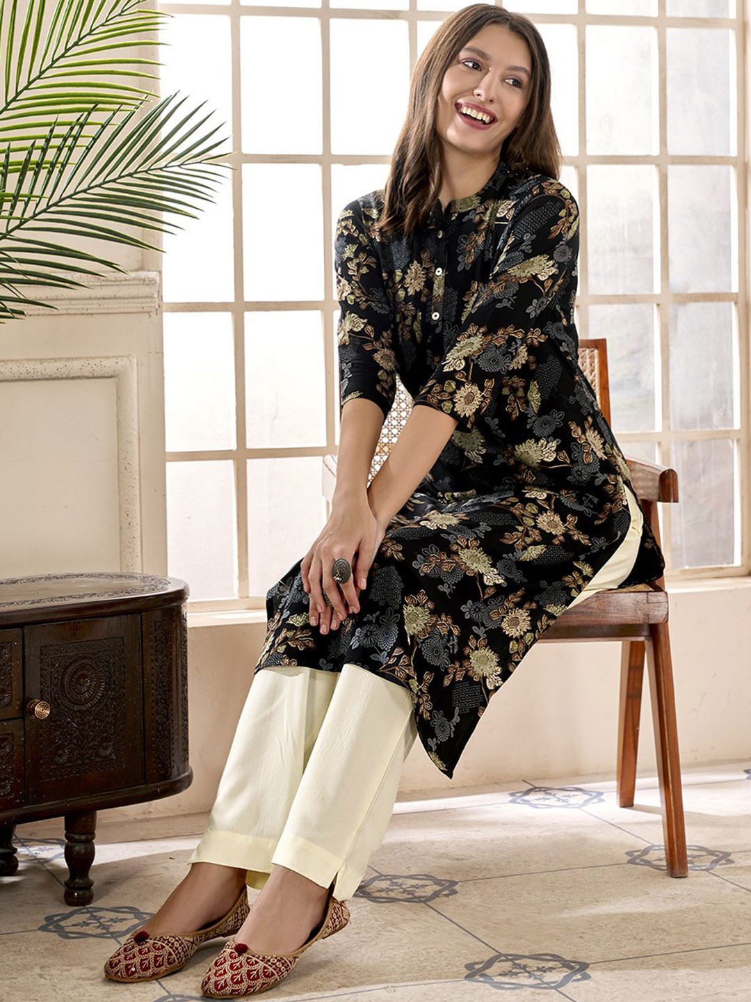 

Anouk Black Floral Printed Mandarin Collar Thread Work A-Line Kurta