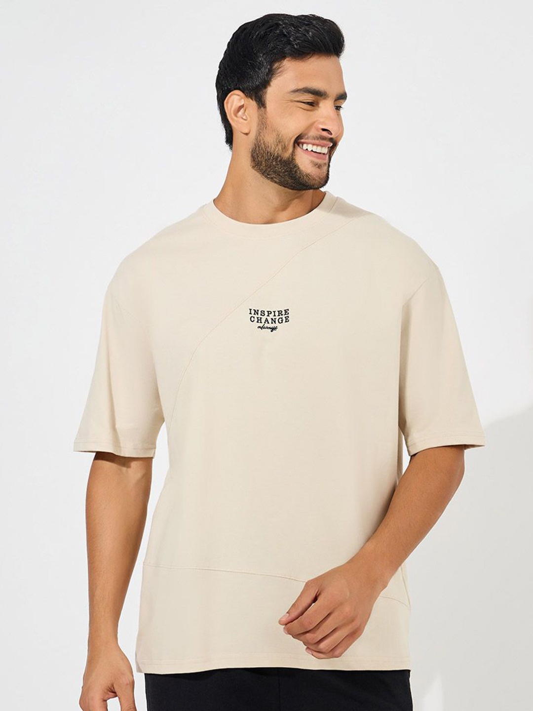 

Styli Men Contrast Embroidered Cut & Sew Oversized T-Shirt, Beige
