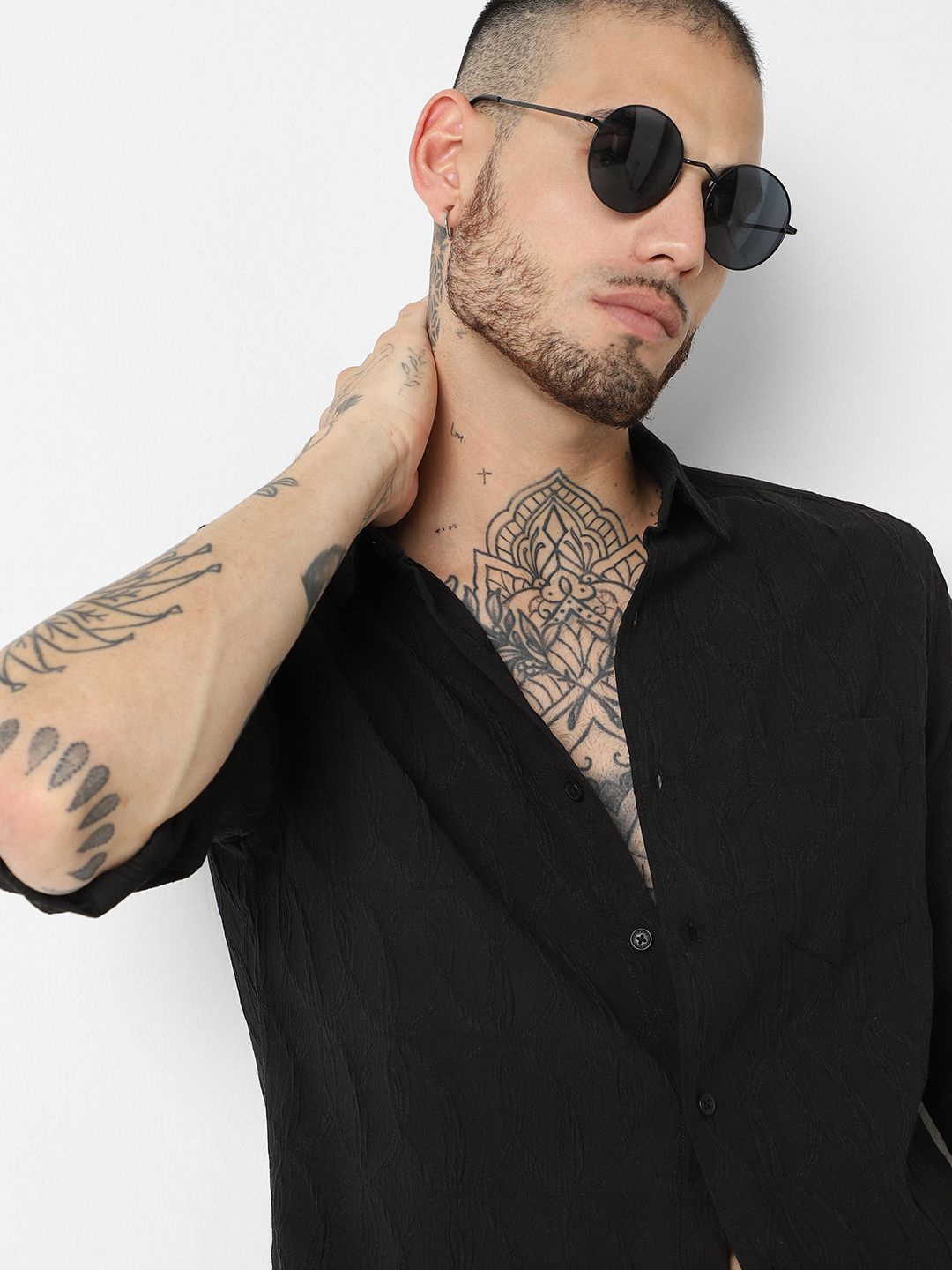 

VASTRADO Classic Slim Fit Self Design Spread Collar Shirt, Black