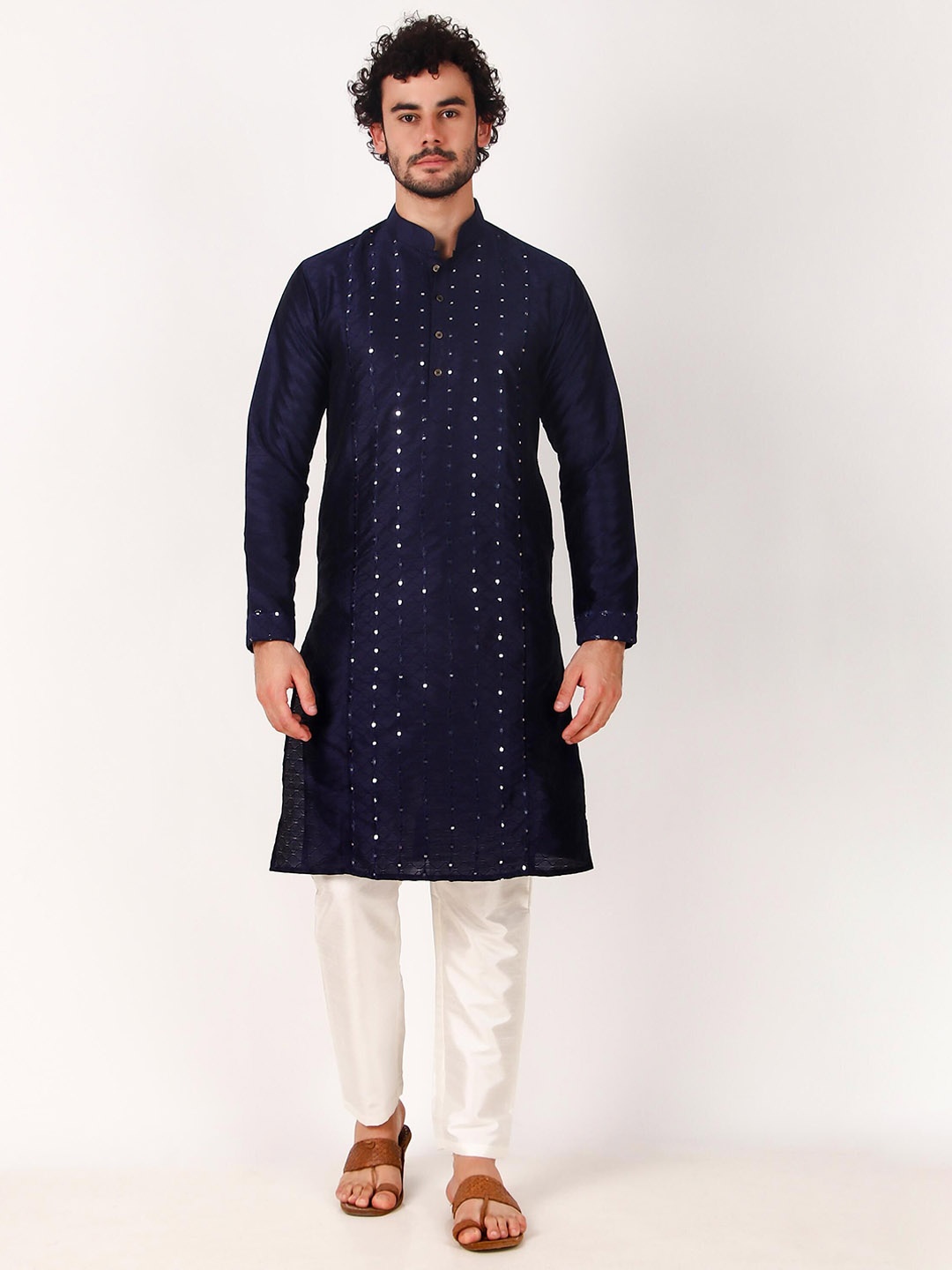 

Koshin Geometric Embroidery Mandarin Collar Mirror Work Kurta, Navy blue