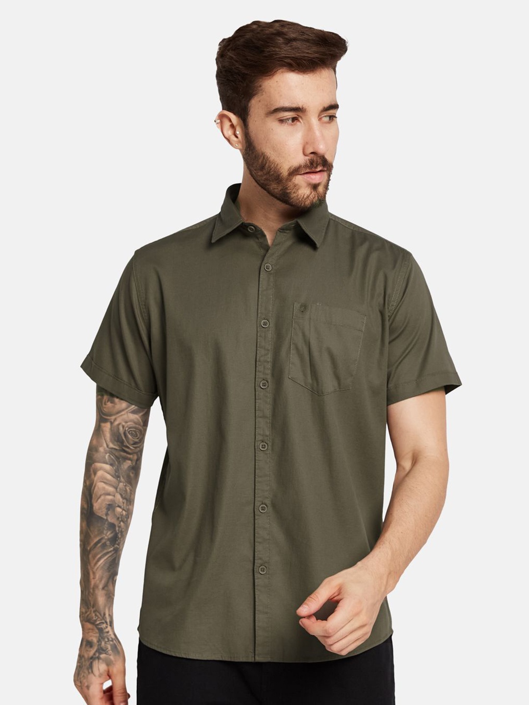 

METTLE Men Solid Spread Collar Mock Pocket Casual Shirt, Olive