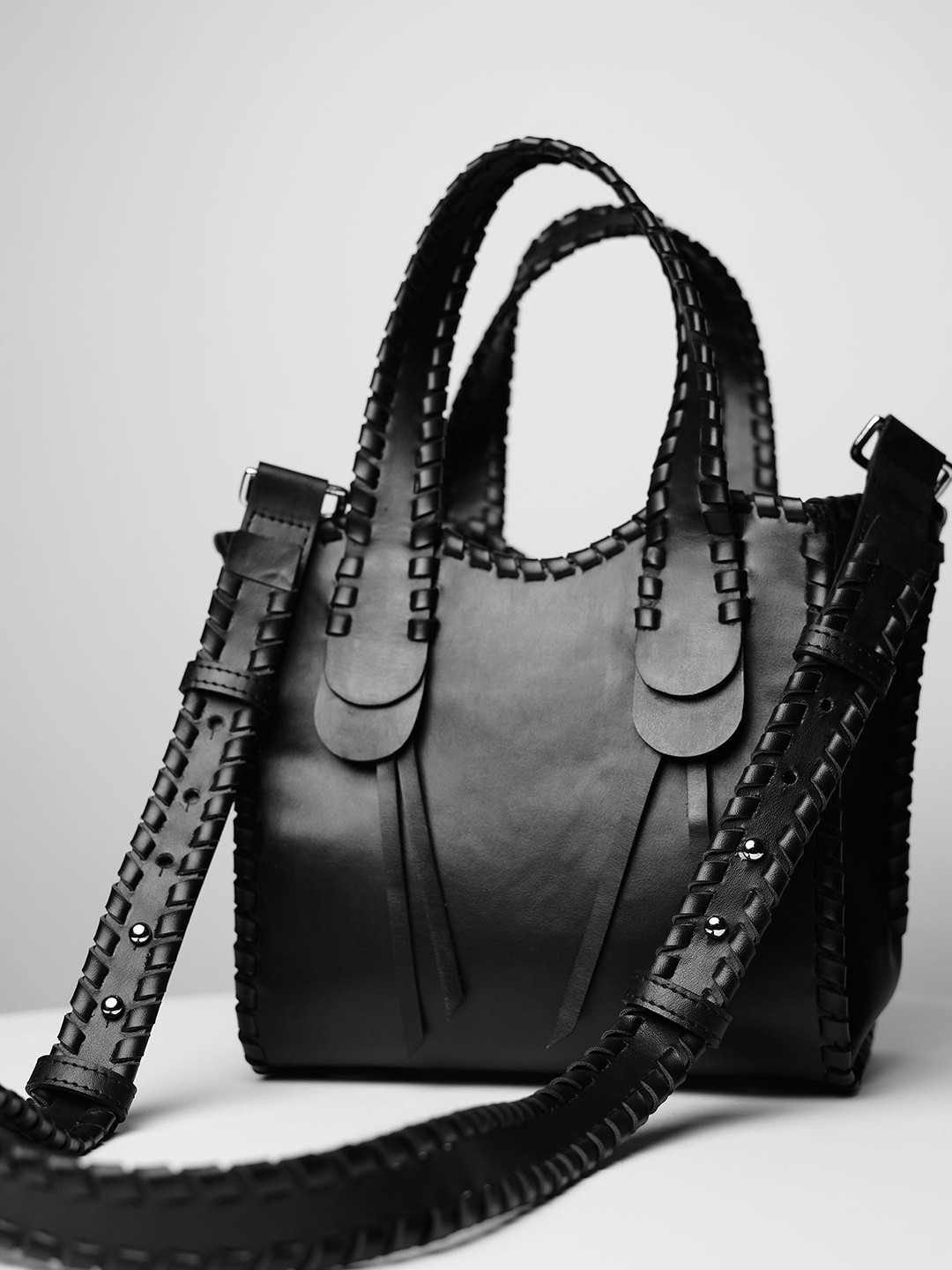 

Theater Women PU Swagger Handheld Bag, Black