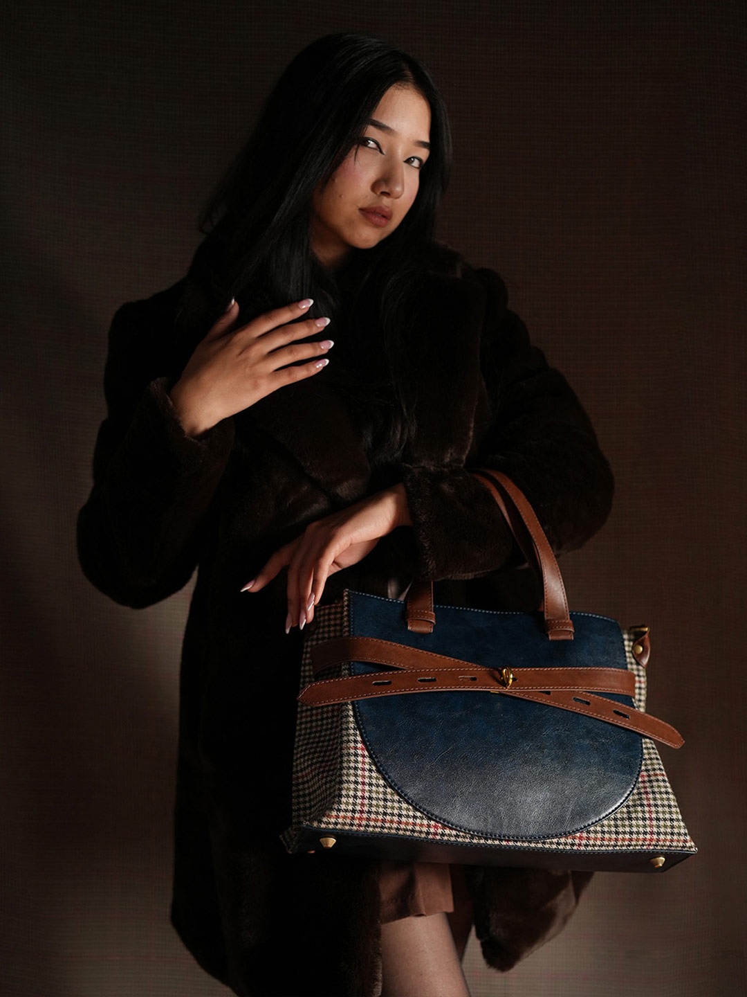 

Theater Apparel Structured Handheld Bag, Blue