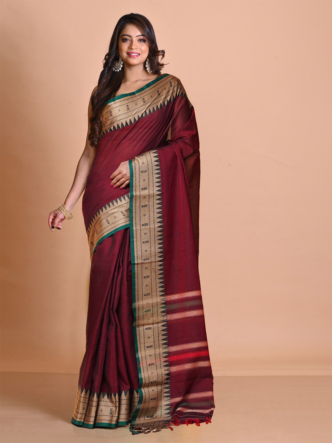 

Unnati Silks Zari Woven Pure Cotton Handloom Narayan Peth Saree, Maroon