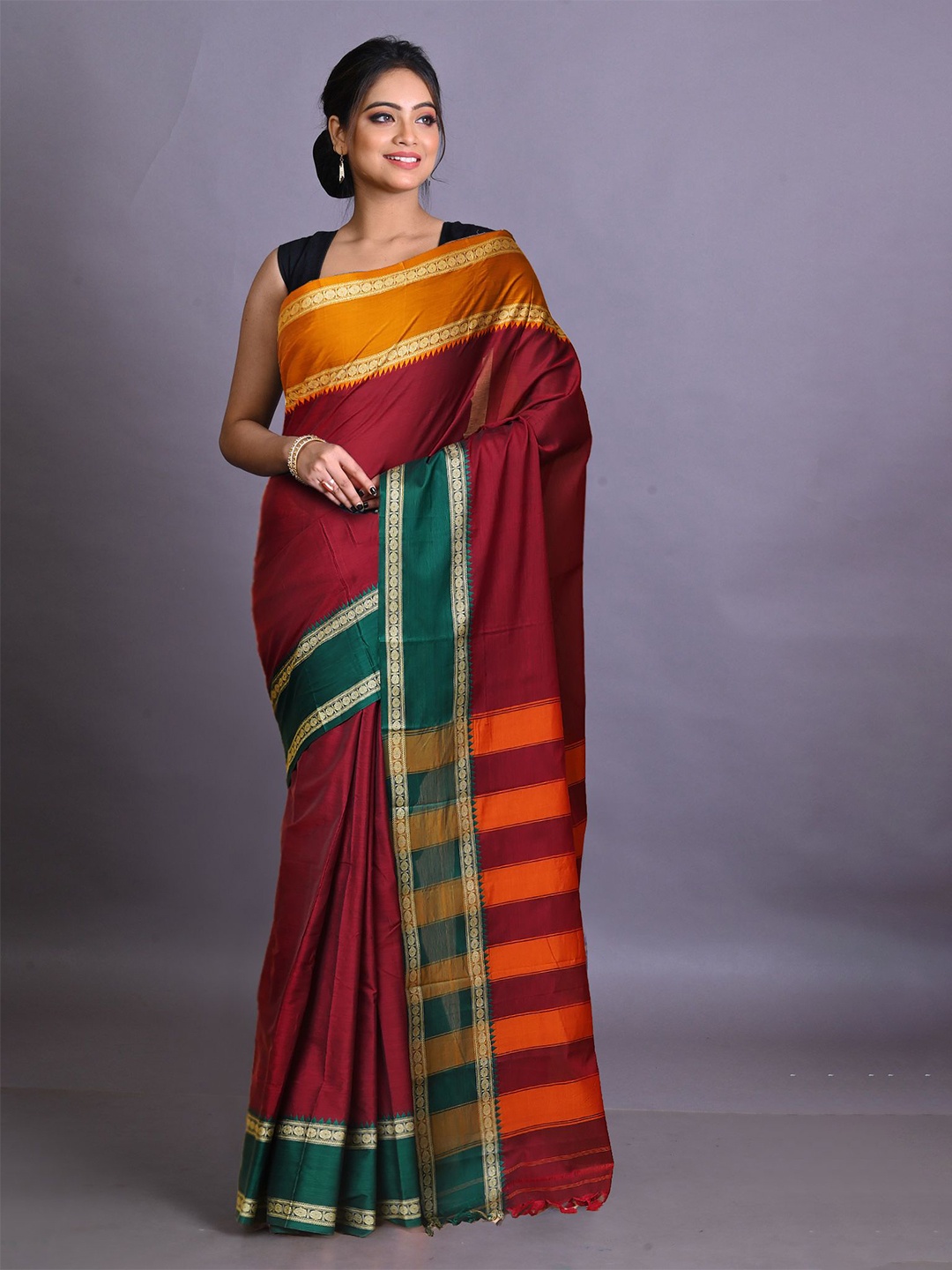 

Unnati Silks Zari Pure Cotton Handloom Narayan Peth Saree, Maroon