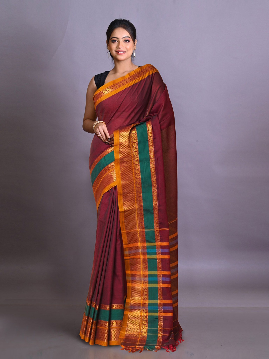

Unnati Silks Zari Pure Cotton Handloom Narayan Peth Saree, Maroon