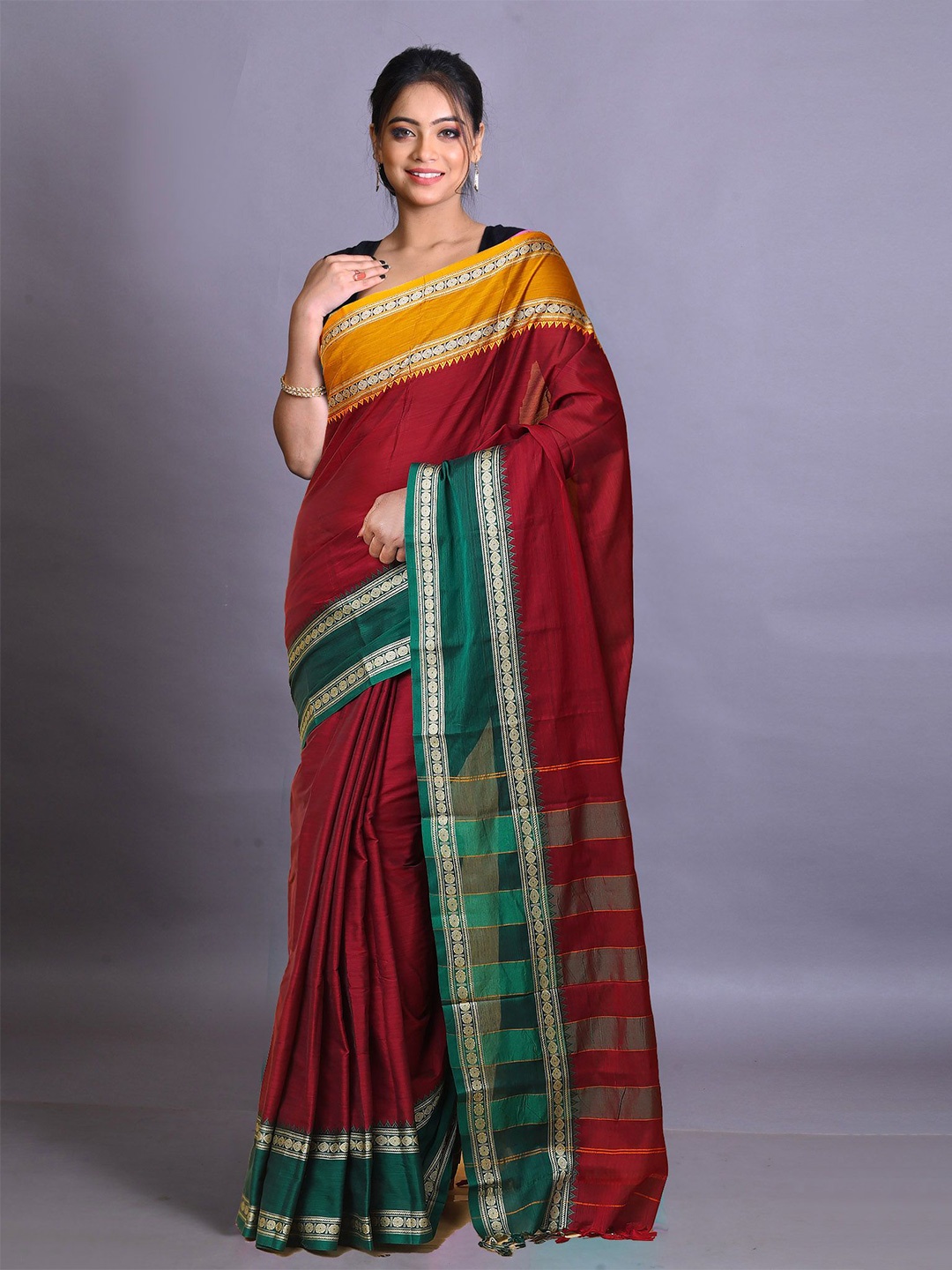 

Unnati Silks Zari Pure Cotton Handloom Narayan Peth Saree, Maroon