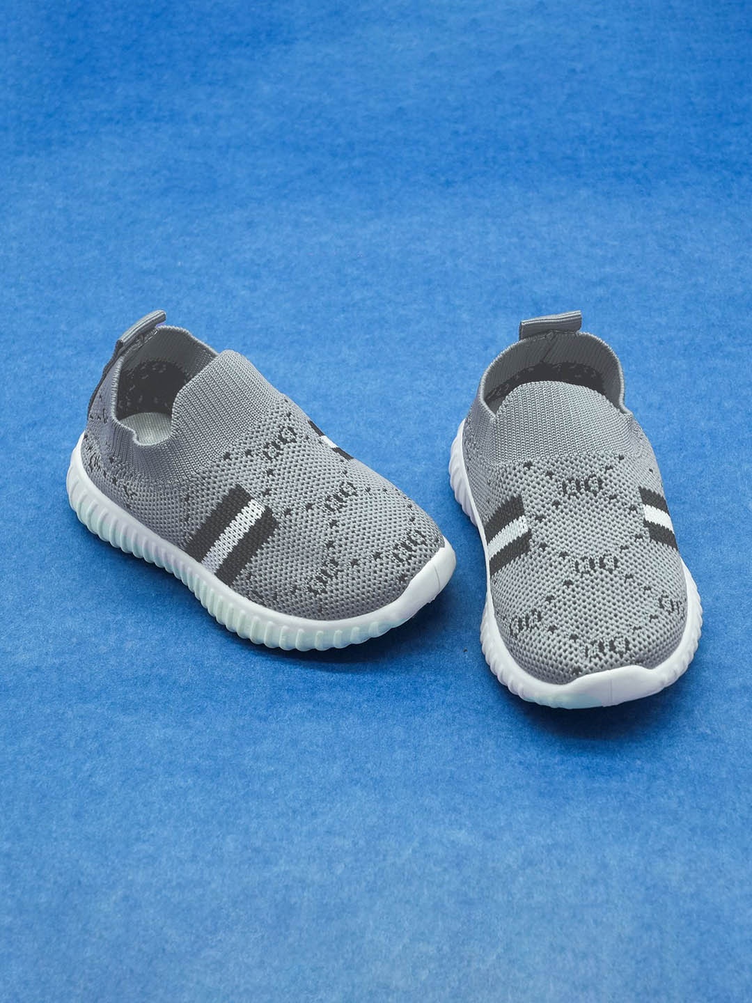 

BAESD Kids Round Toe Comfort Insole Slip-On Sneakers, Grey