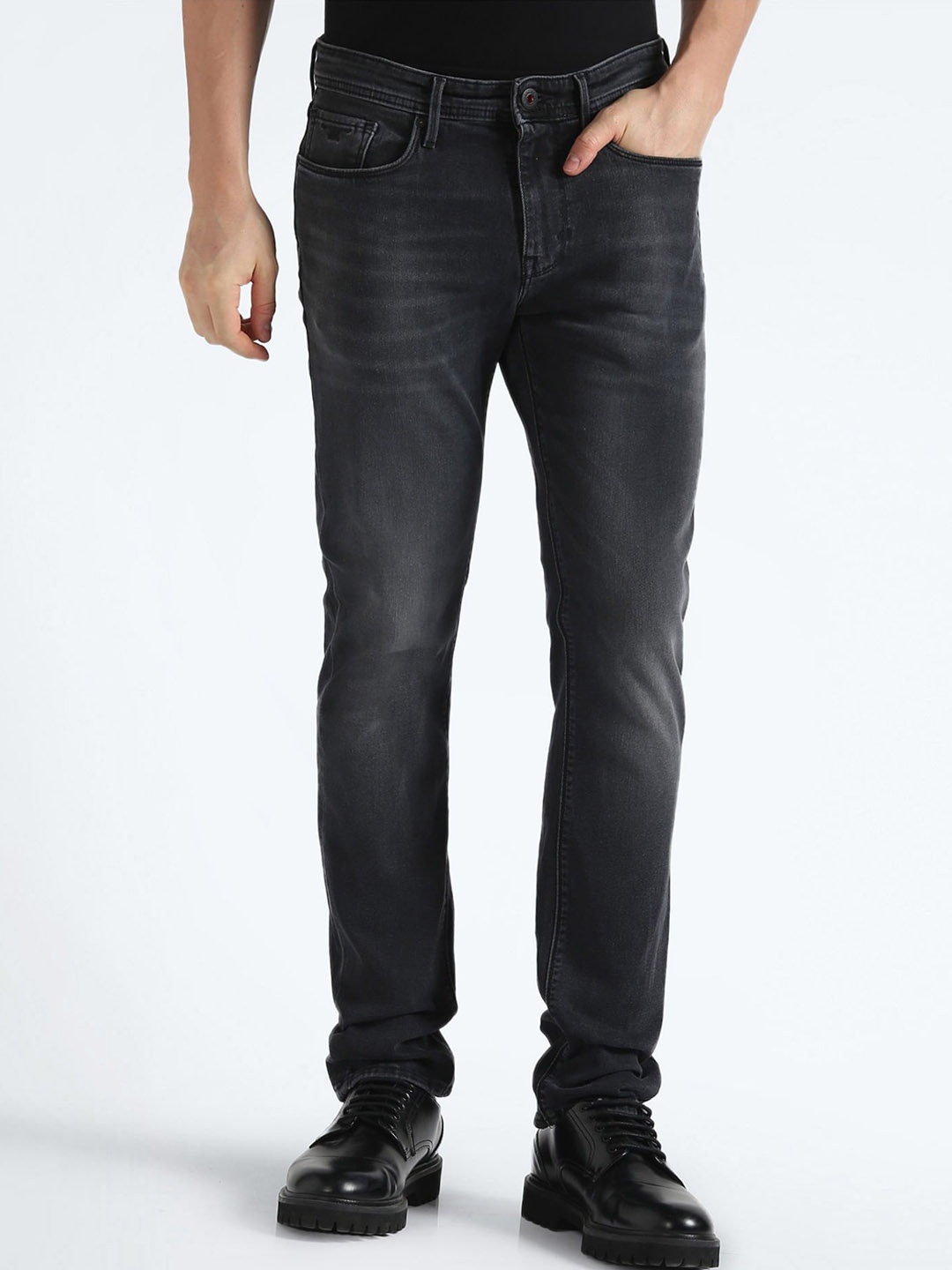 

Flying Machine Men Mid-Rise Straight Fit Light Fade Stretchable Jeans, Black