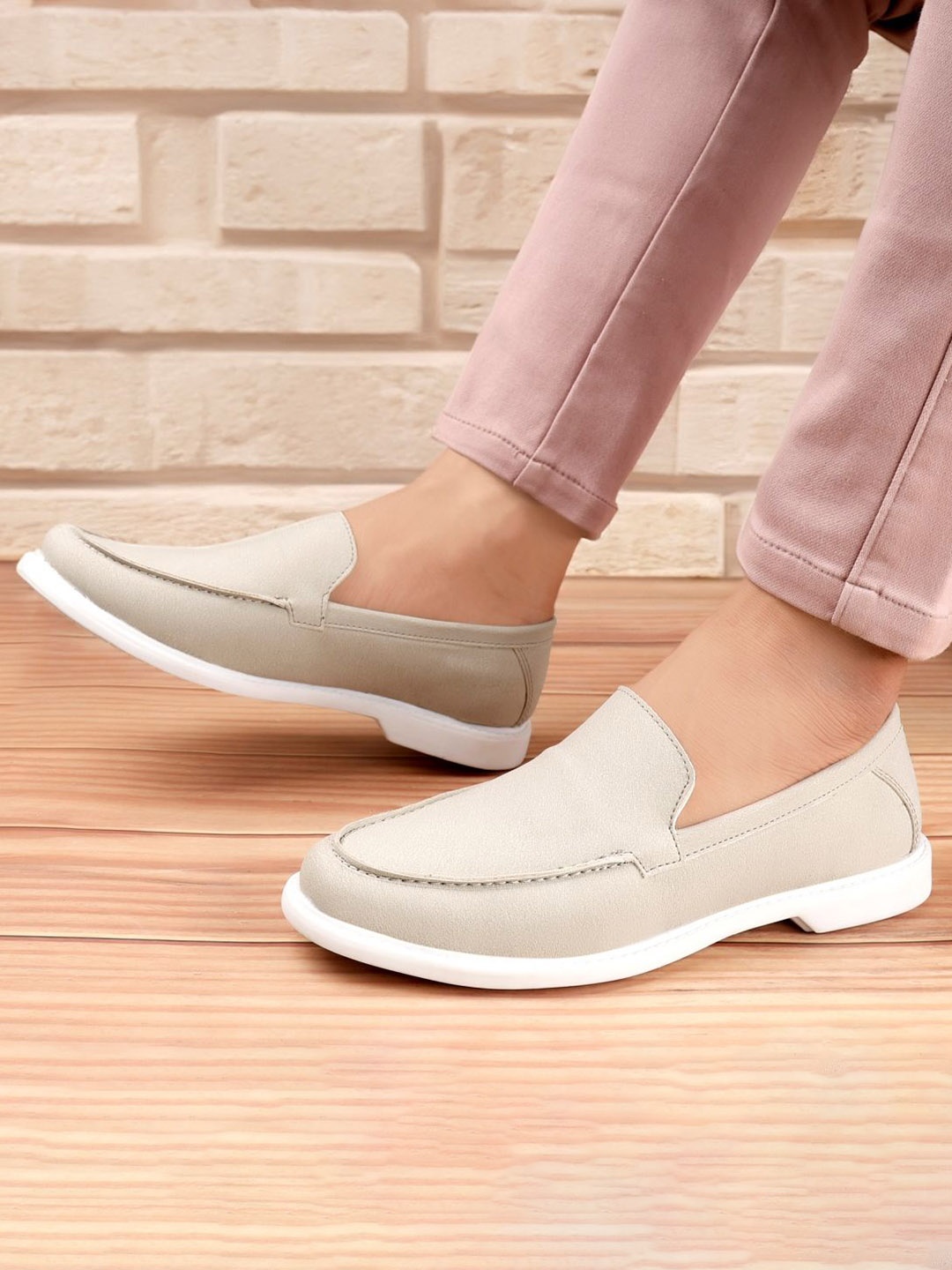 

Bxxy Men Slip-On Sneakers, Beige