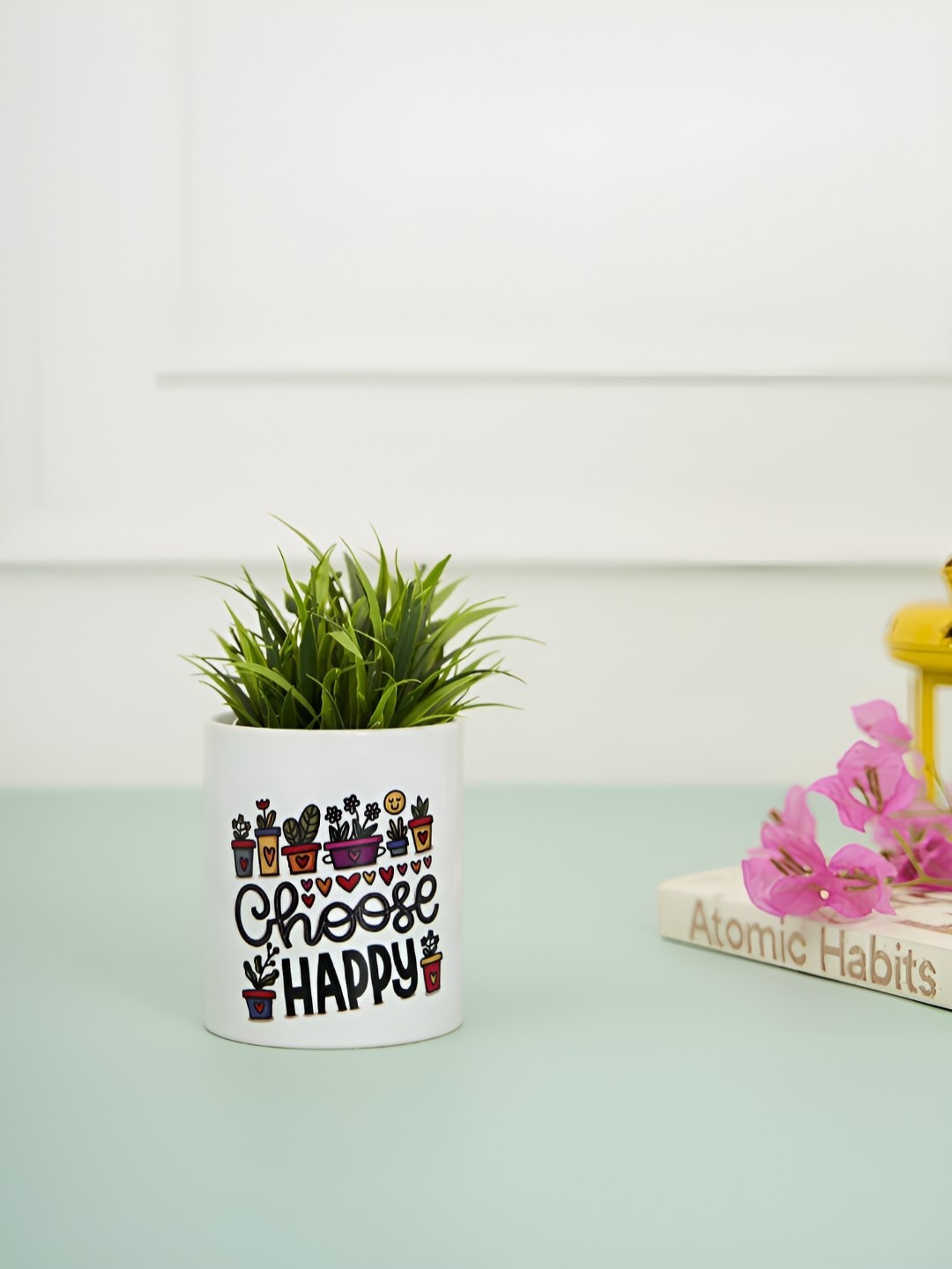 

DecorTwist Black & White Planter With Holder