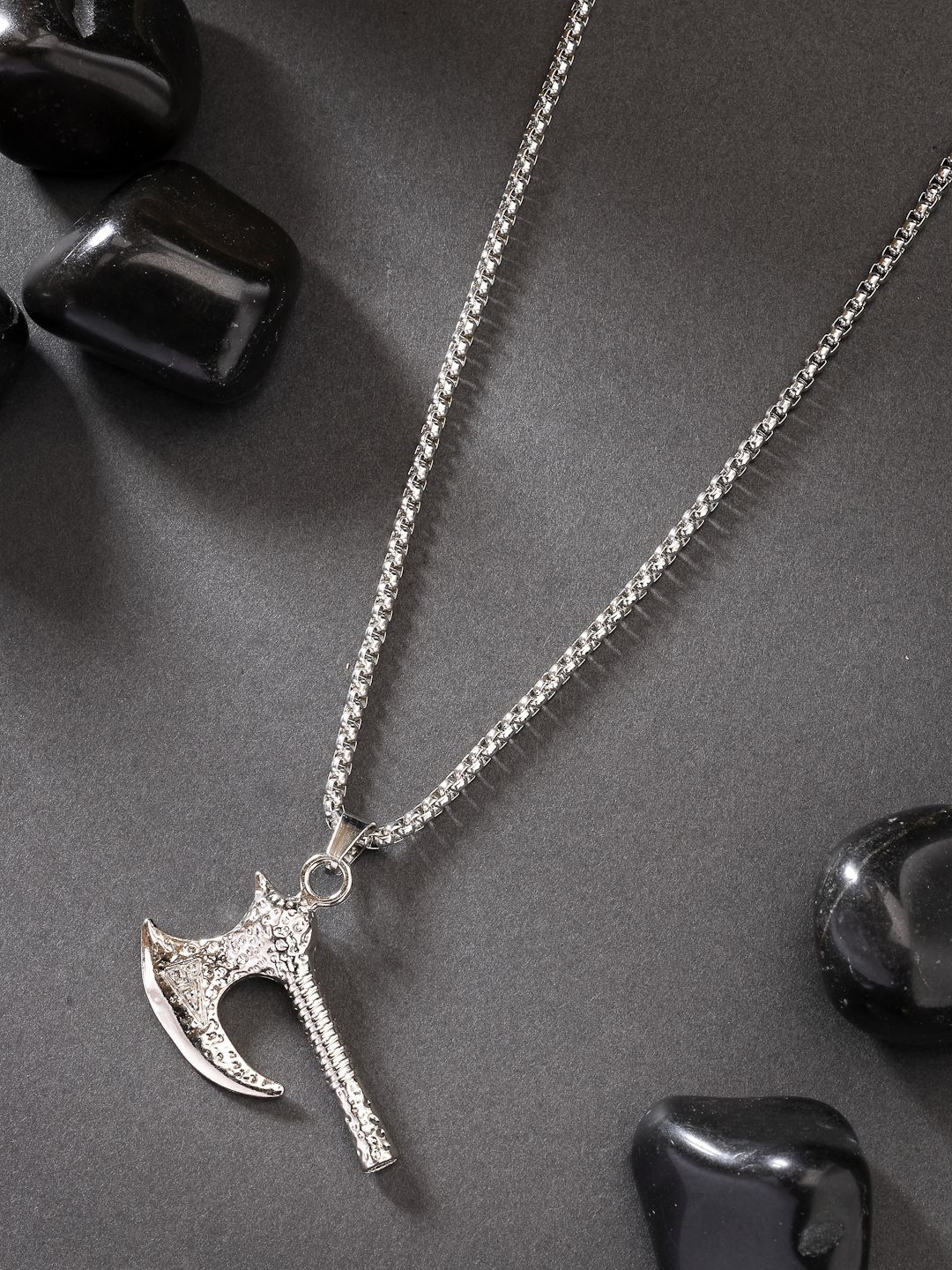 

NVR Silver-Plated Contemporary Pendants with Chains