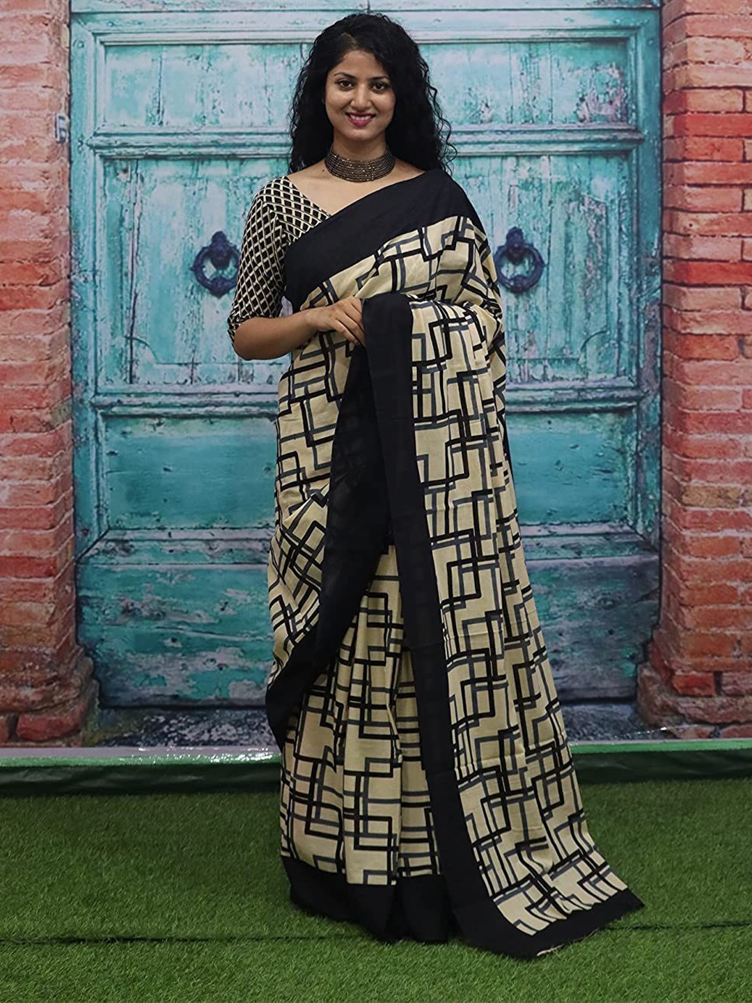 

JAIPURI PRINT Pure Cotton Block Print Solid Border Saree, Black