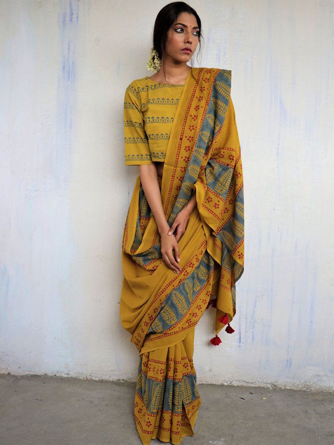 

JAIPURI PRINT Ethnic Motifs Pure CottonBlock Print Saree, Mustard