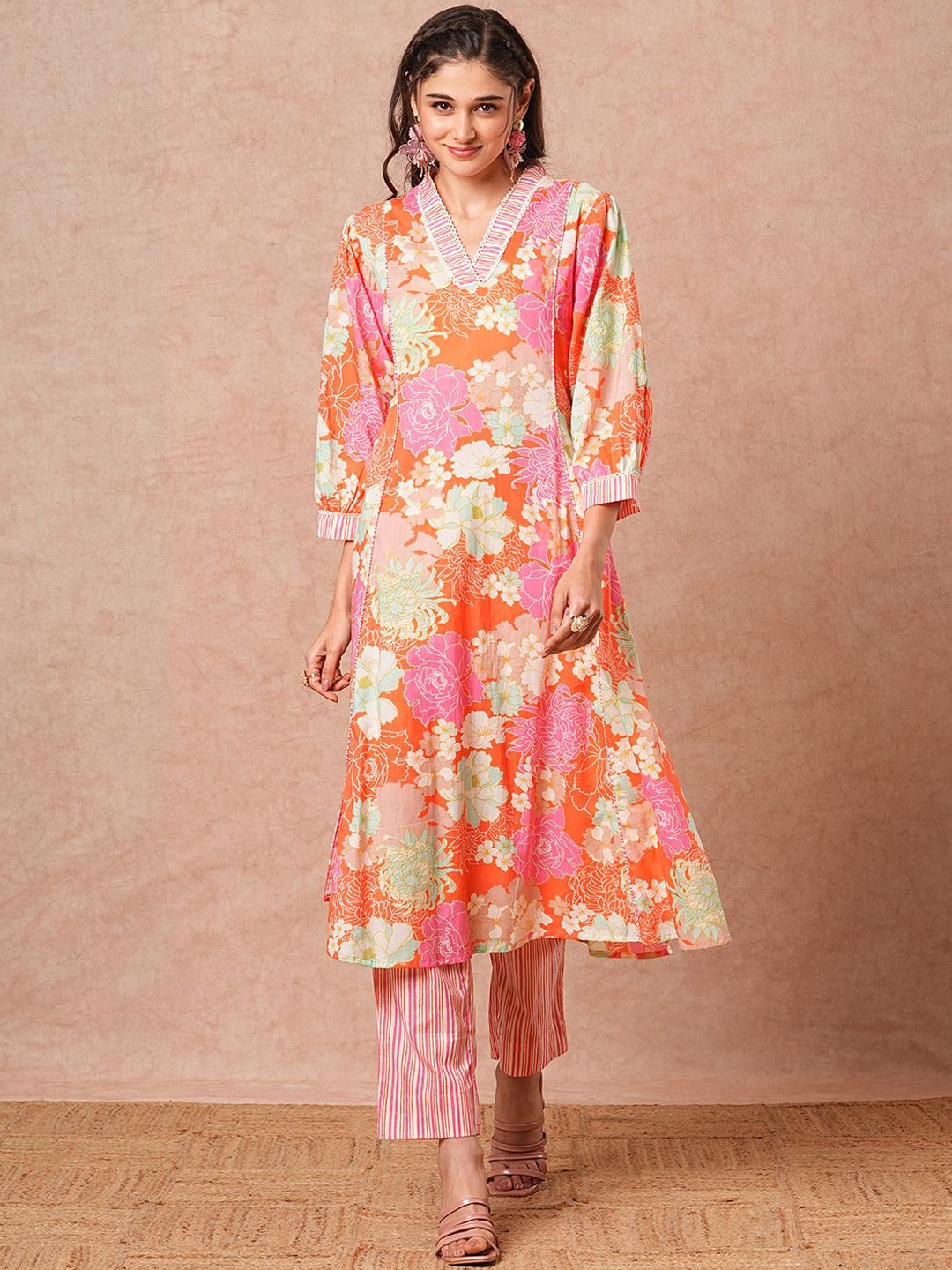

FASHOR Floral Printed V-Neck Panelled Pure Cotton A-Line Kurta with Trousers, Pink