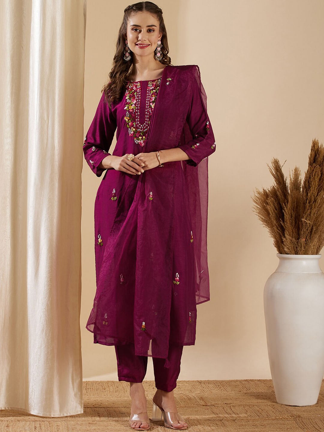 

FASHOR Floral Embroidered Regular Thread Work Kurta with Trousers & Dupatta, Burgundy