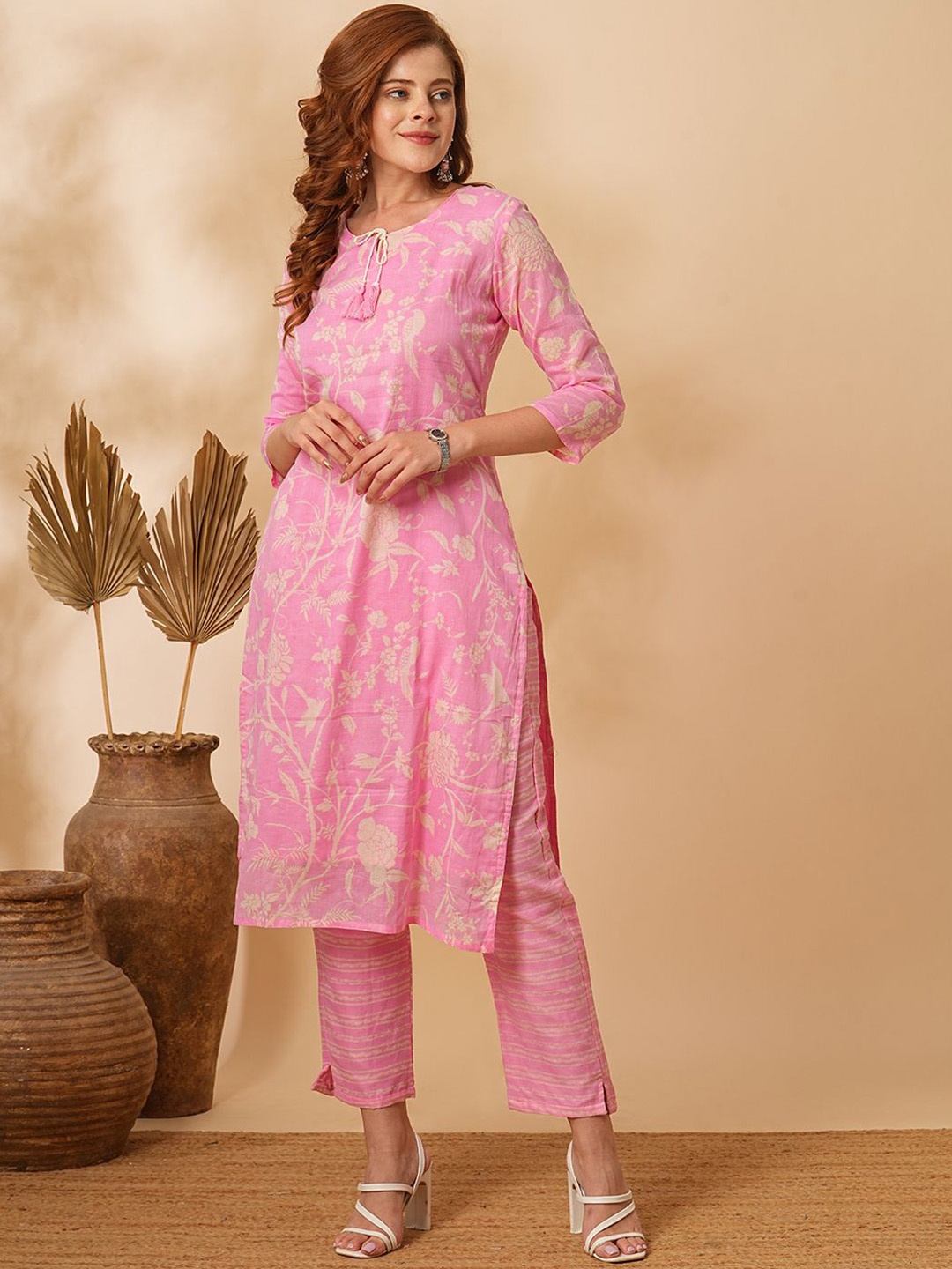 

FASHOR Floral Printed Tie Up Neck Pure Cotton Straight Kurta with Trousers, Pink