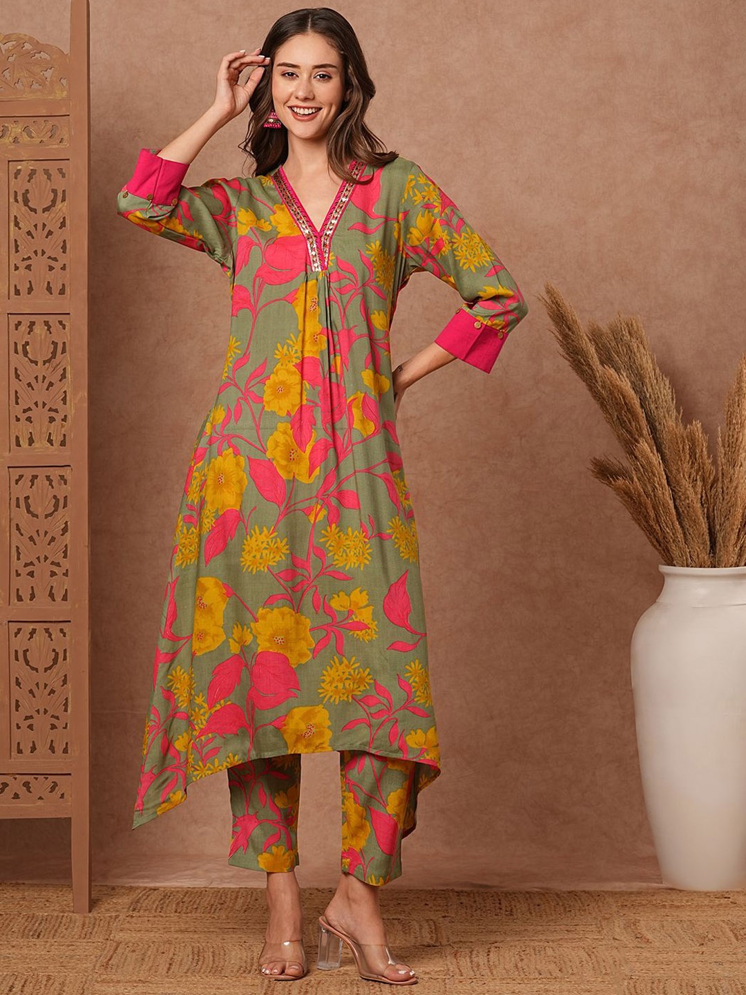 FASHOR Floral Printed Pleated Thread Work Kurta with Trousers, Green