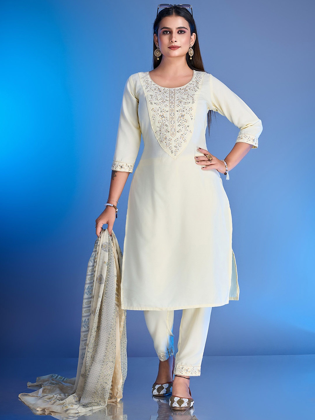 

GORGONE Floral Embroidered Beads and Stones Straight Kurta with Trousers & Dupatta, Yellow
