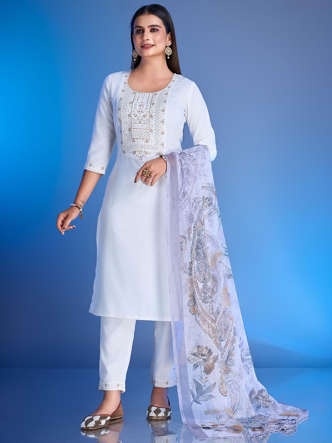 

GORGONE Embroidered Regular Thread Work Straight Kurta With Palazzos & Dupatta, White