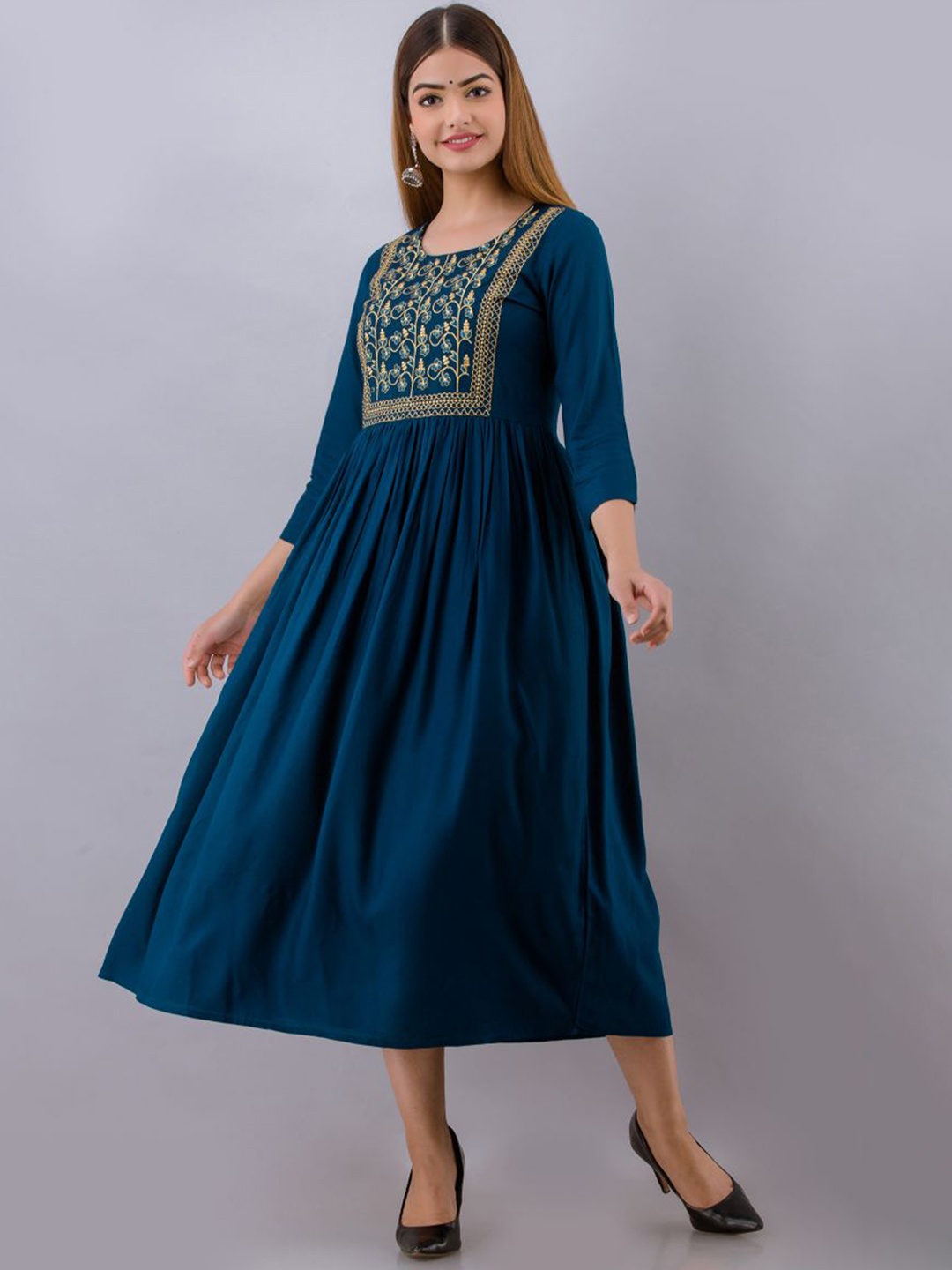 

Arudhi Floral Embroidered Thread Work Handloom A-line Kurta, Blue