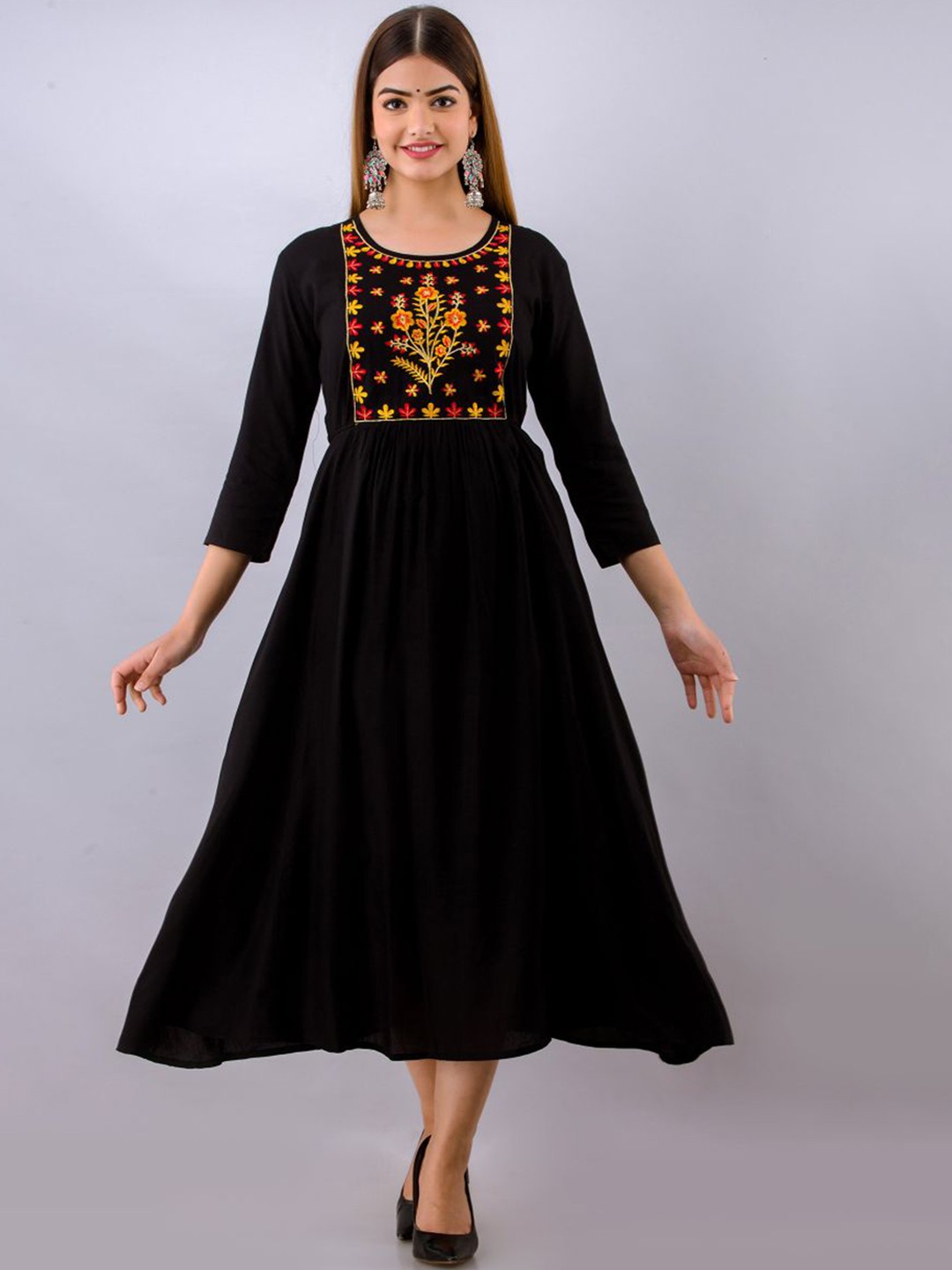 

Arudhi Floral Embroidered Thread Work Handloom A-line Kurta, Black