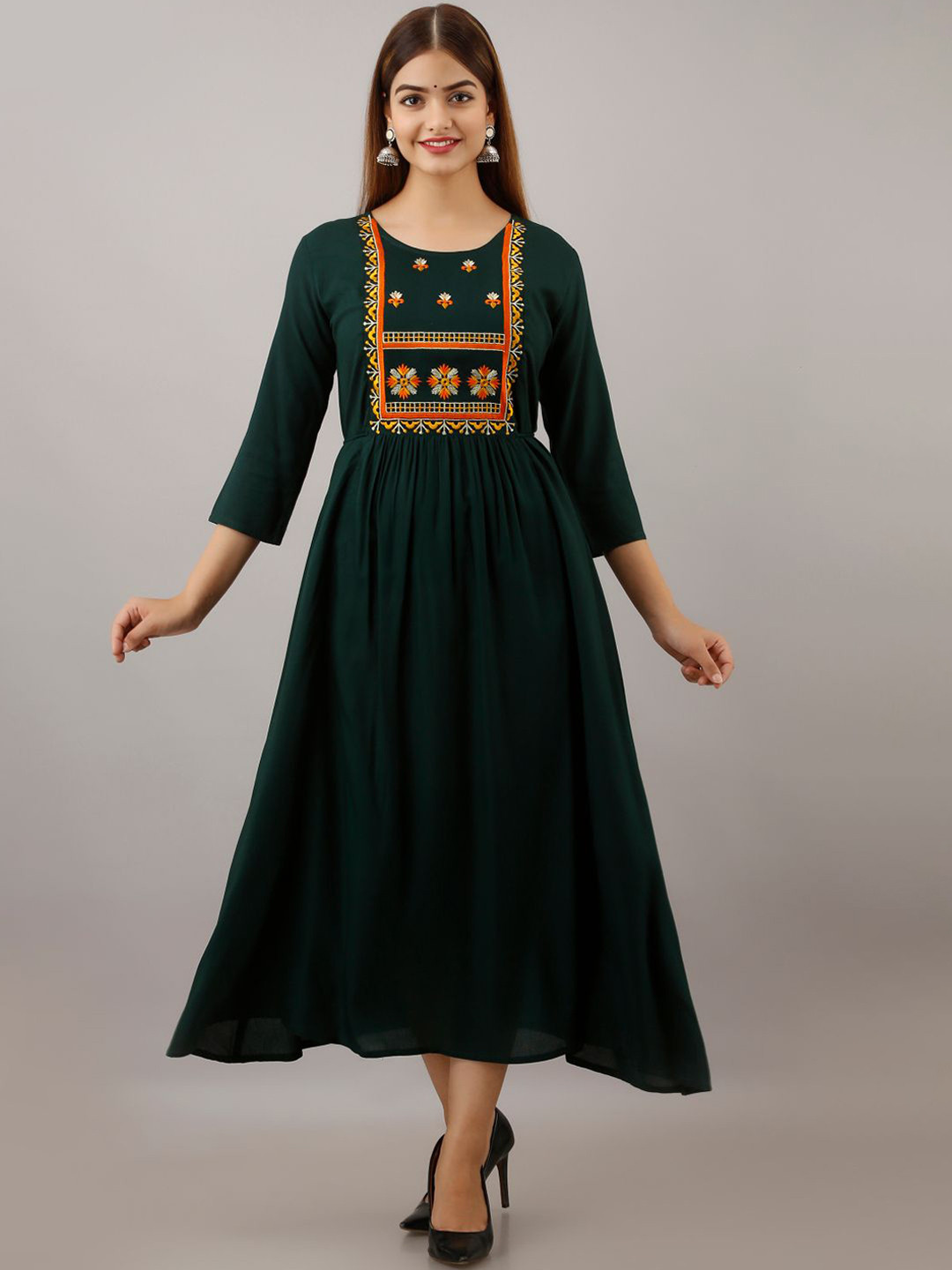 

Arudhi Floral Embroidered Thread Work Handloom A-line Kurta, Green