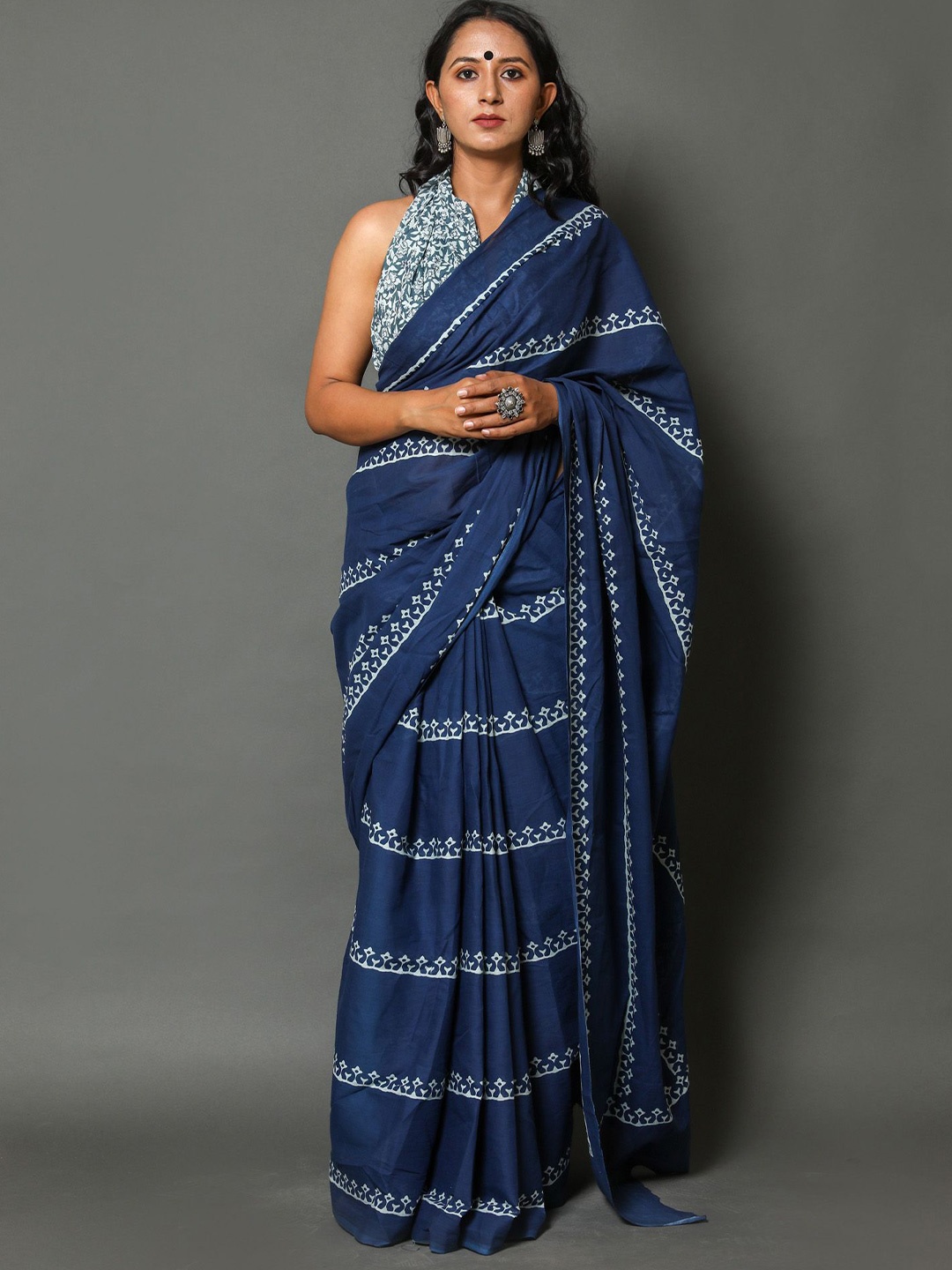 

JAIPURI PRINT Ethnic Motifs Pure Cotton Striped Saree, Blue
