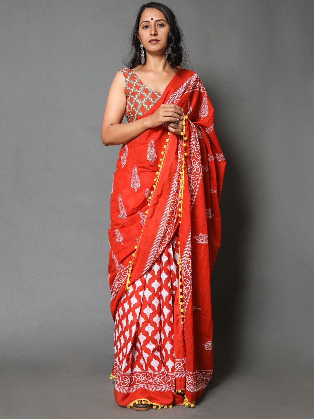 

JAIPURI PRINT Ethnic Motifs Pure Cotton Half& Half Pompom Border Saree, Red