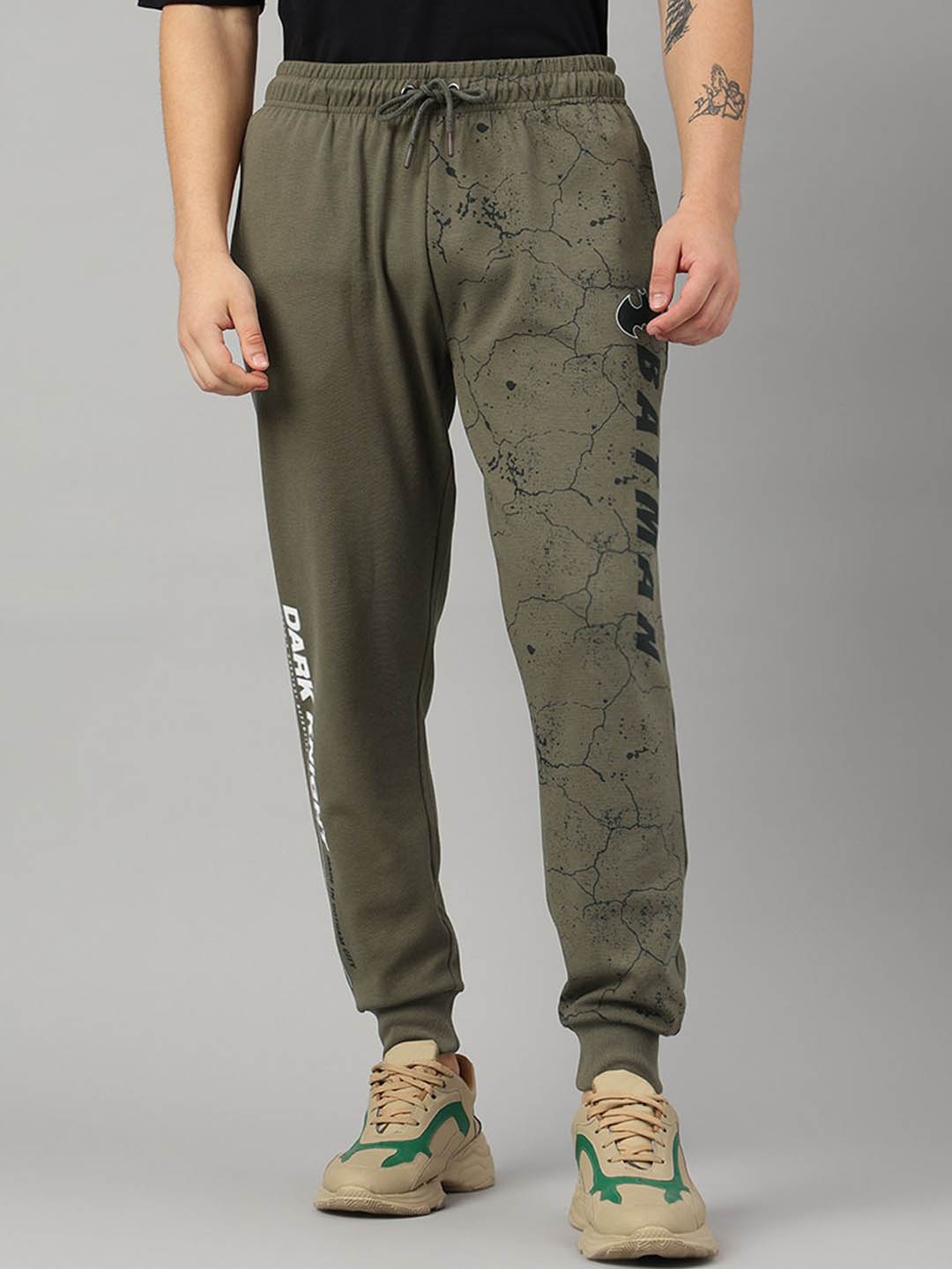 

Free Authority Men Batman Printed Joggers, Green