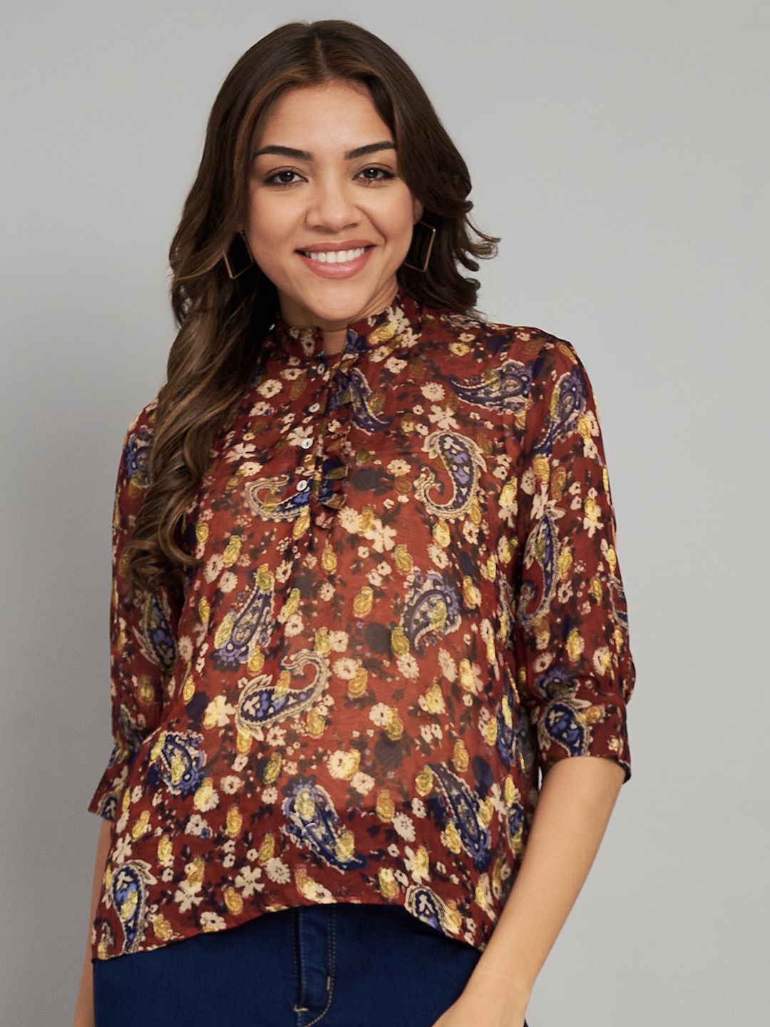 

Amagyaa Mandarin Collar Printed Regular Tops, Maroon