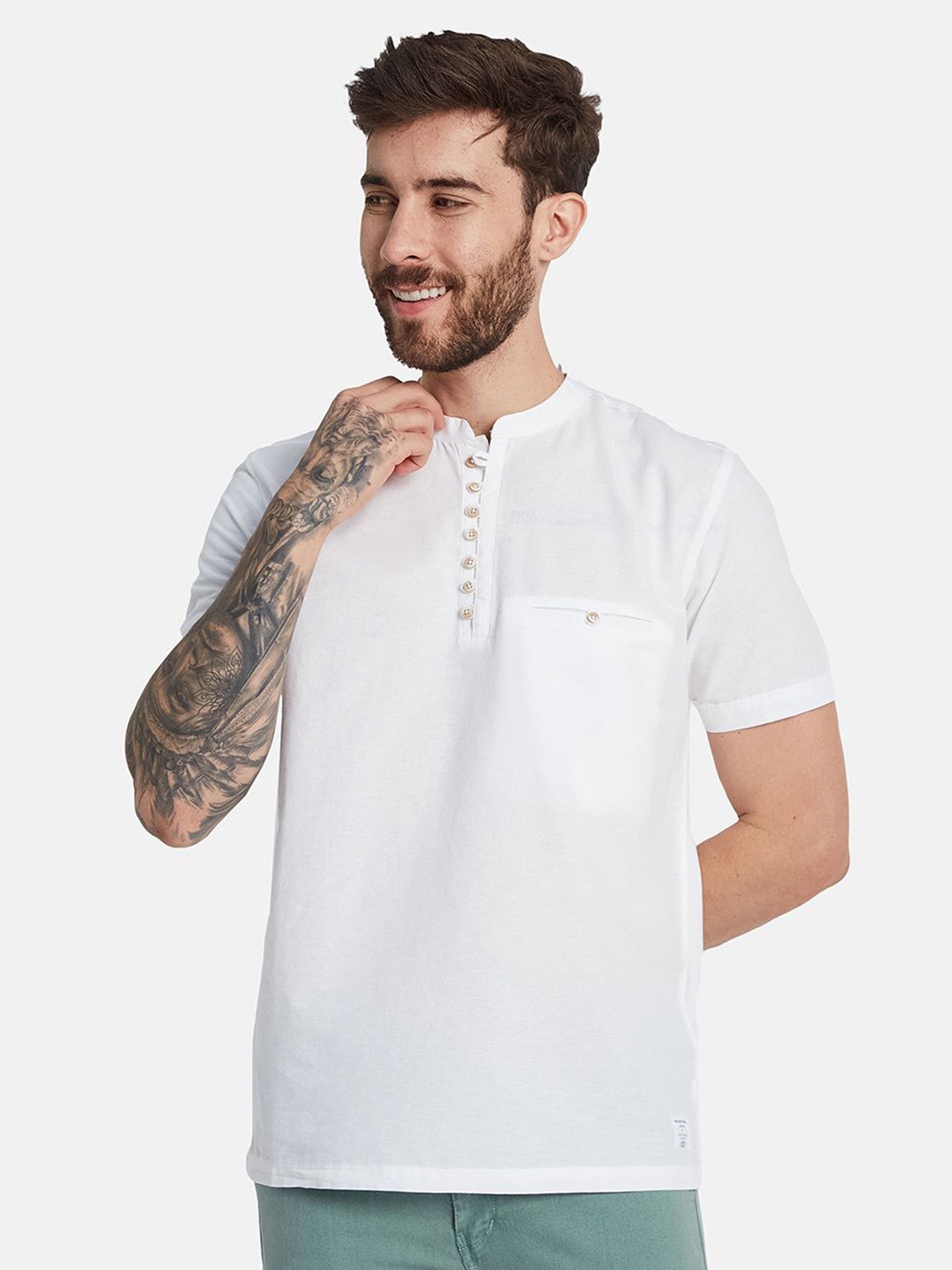 

Octave Men Solid Mandarin Collar Pocket T-shirt, White