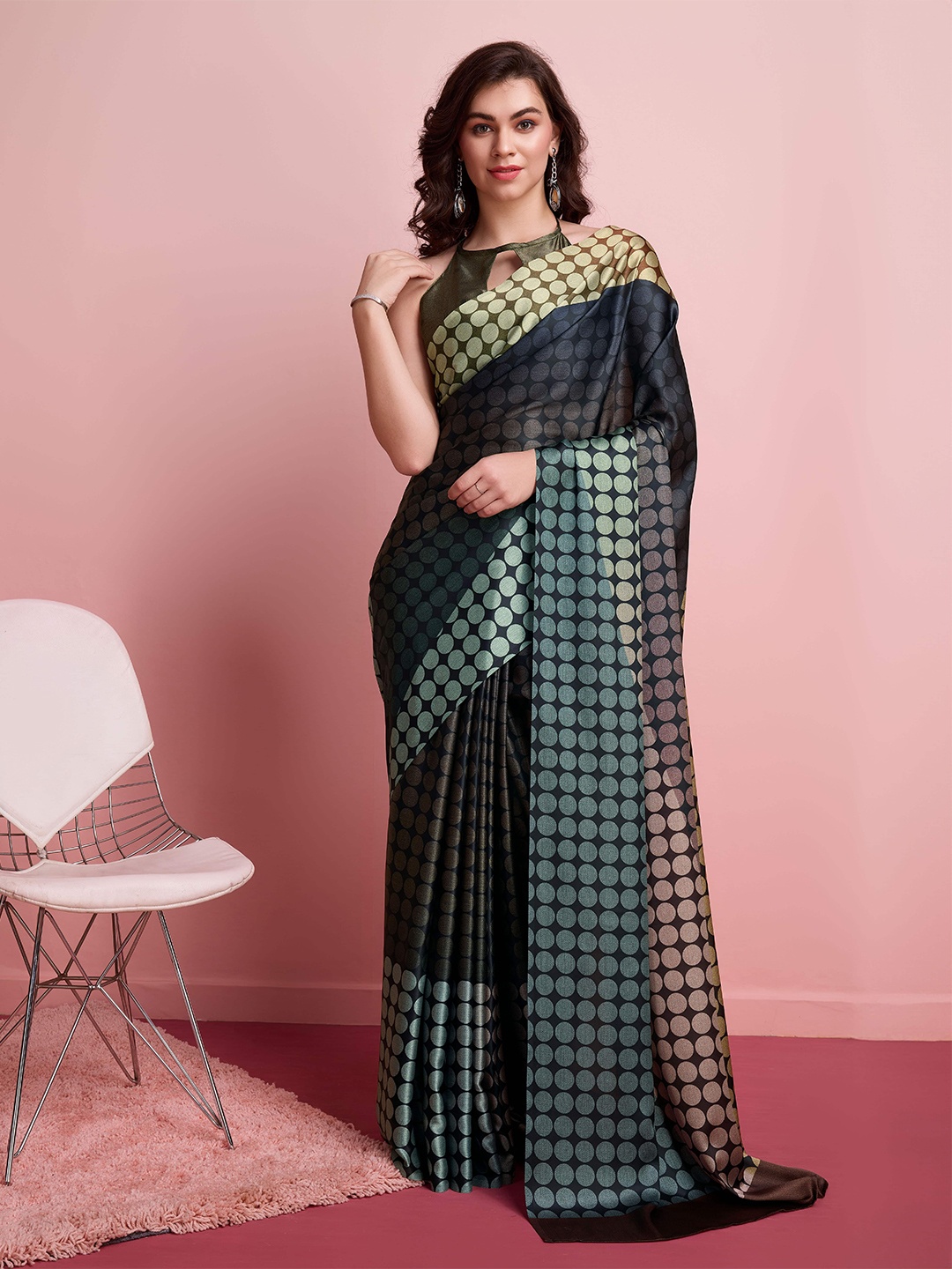 

RACHNA Ready to Wear Colourblocked Saree With Blouse, Black