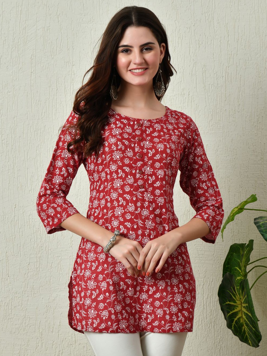 

KALINI Floral Printed Pure Cotton Kurti, Red