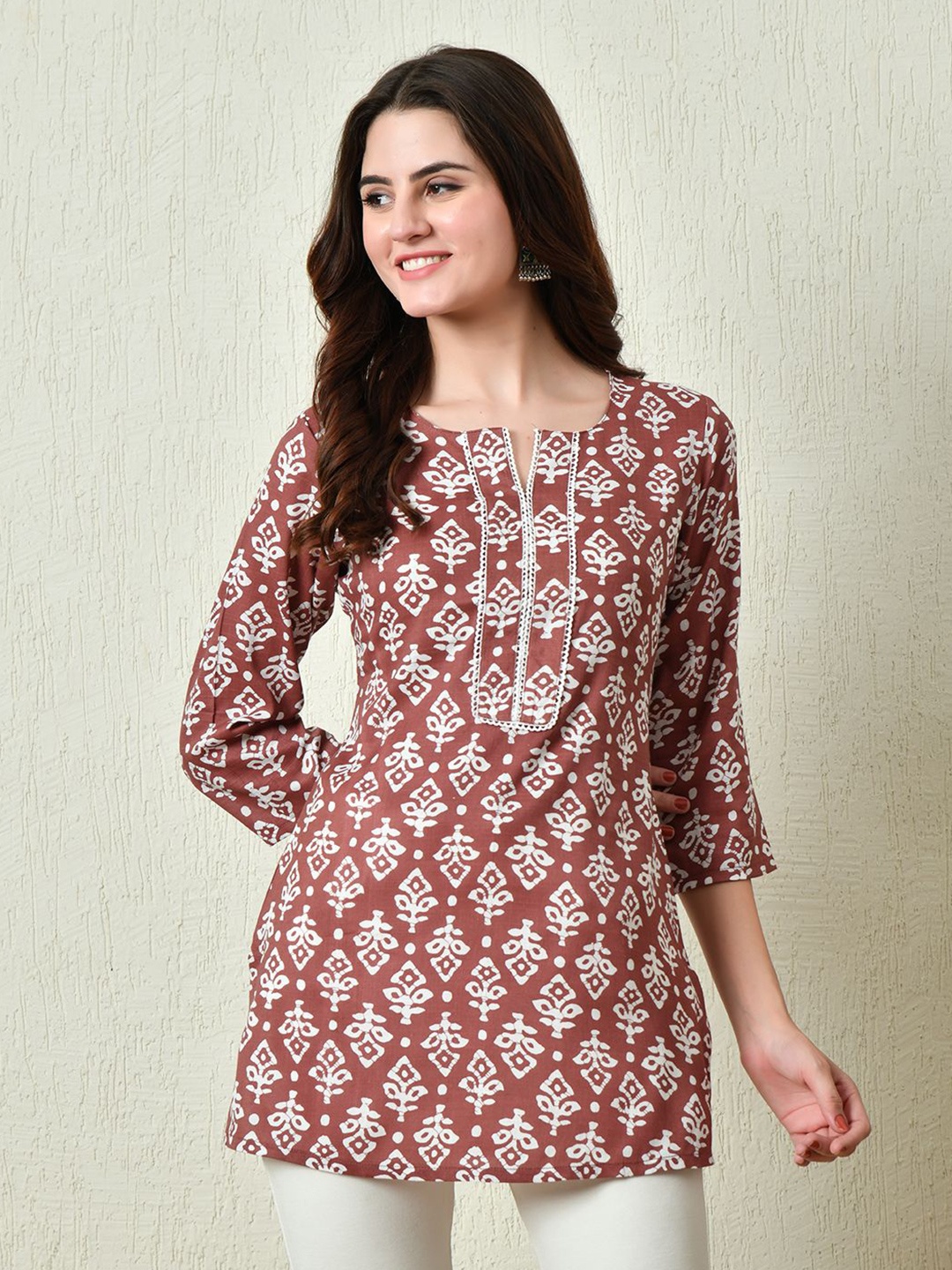 

KALINI Ethnic Motifs Printed Pure Cotton Kurti, Maroon