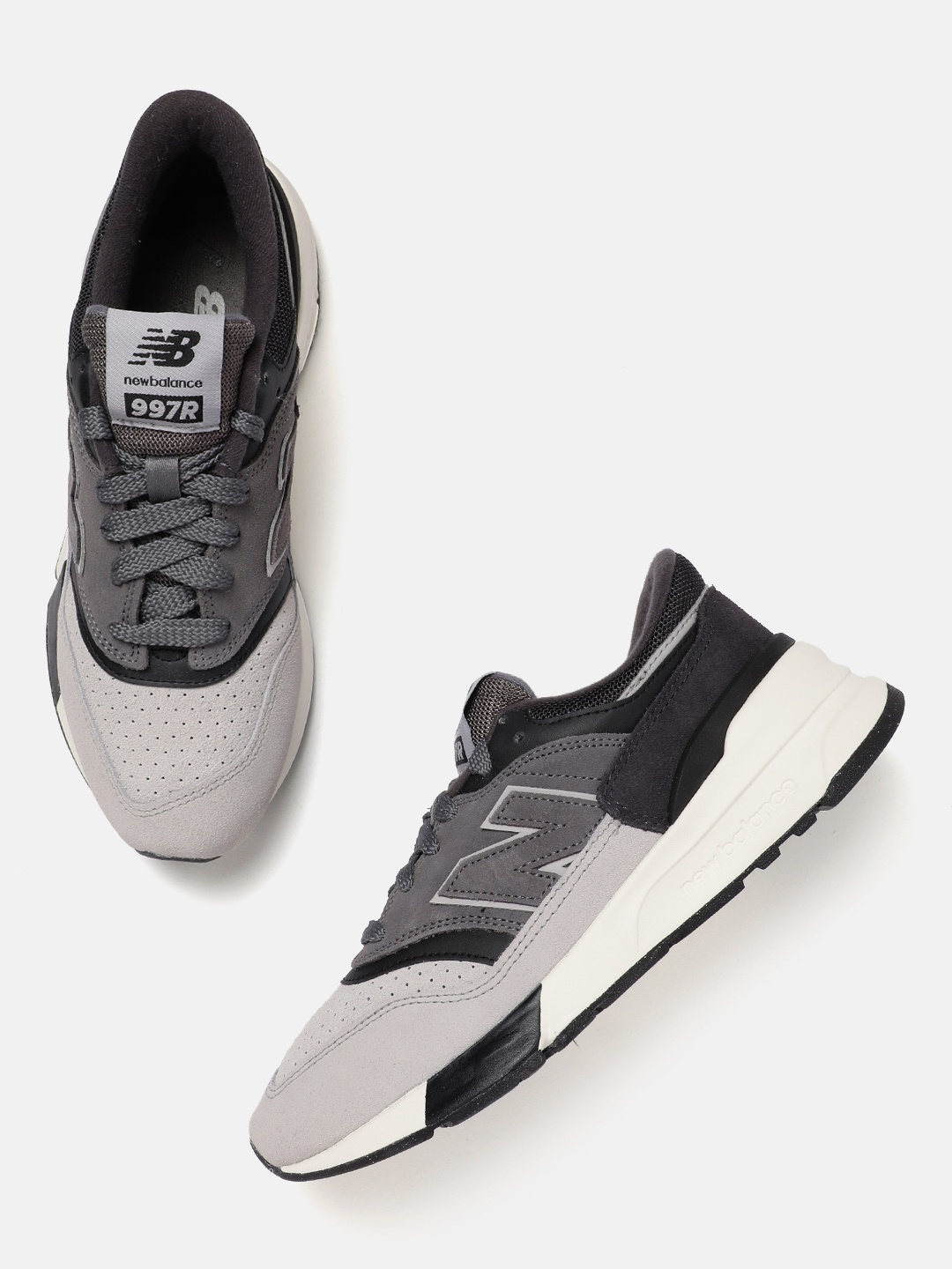 

New Balance Men 997R Suede Casual Shoes with Perforated Detailing, Grey