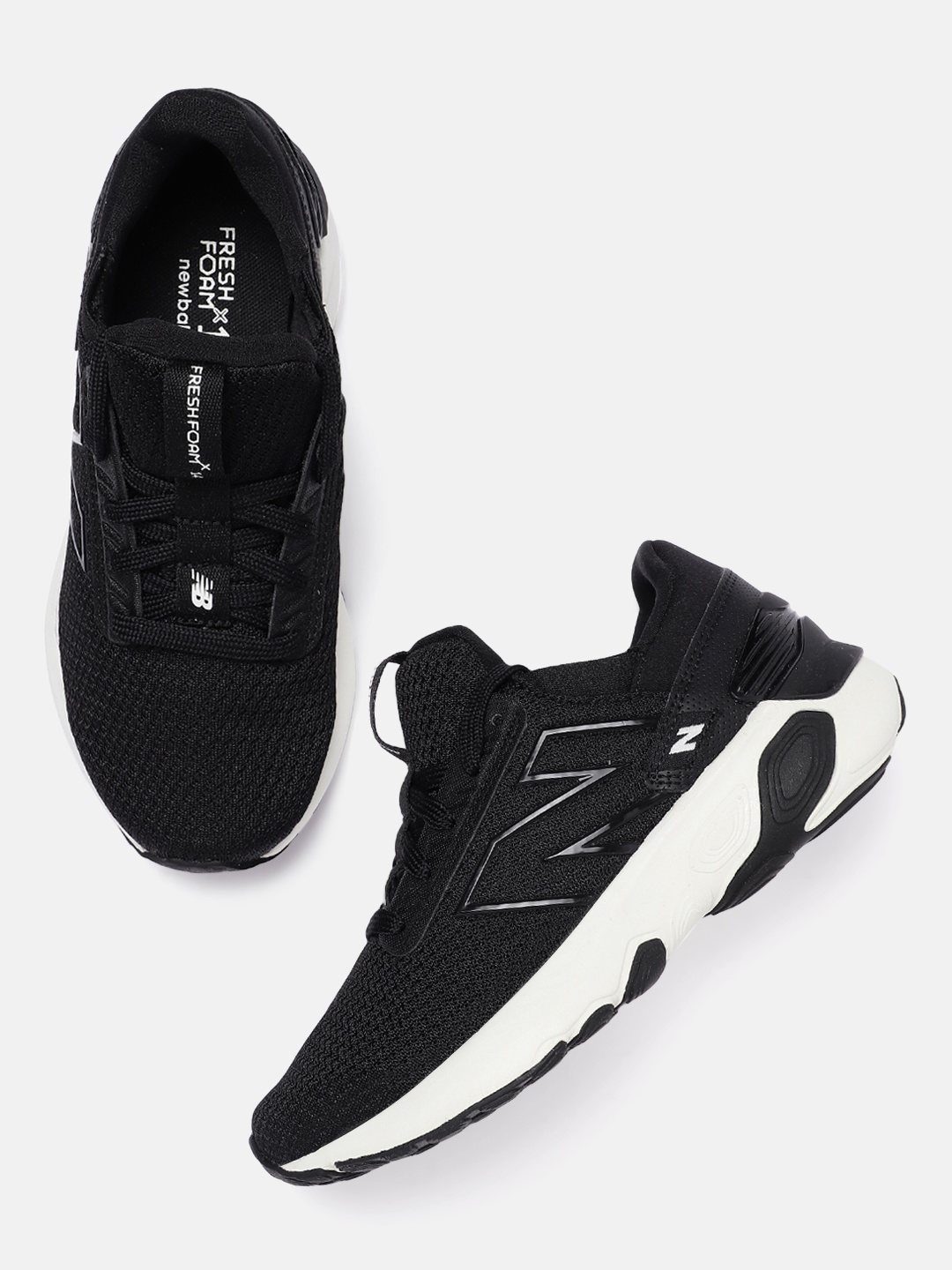 

New Balance Women Woven Design 1440 Running Shoes, Black