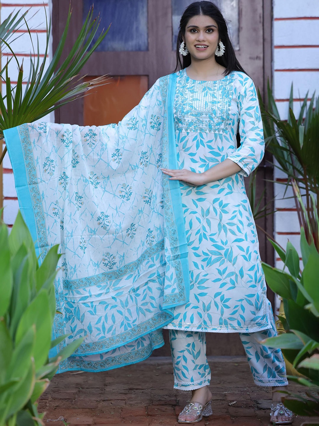 

PARTHVI Floral Printed Thread Work Straight Kurta With Trousers & Dupatta, White