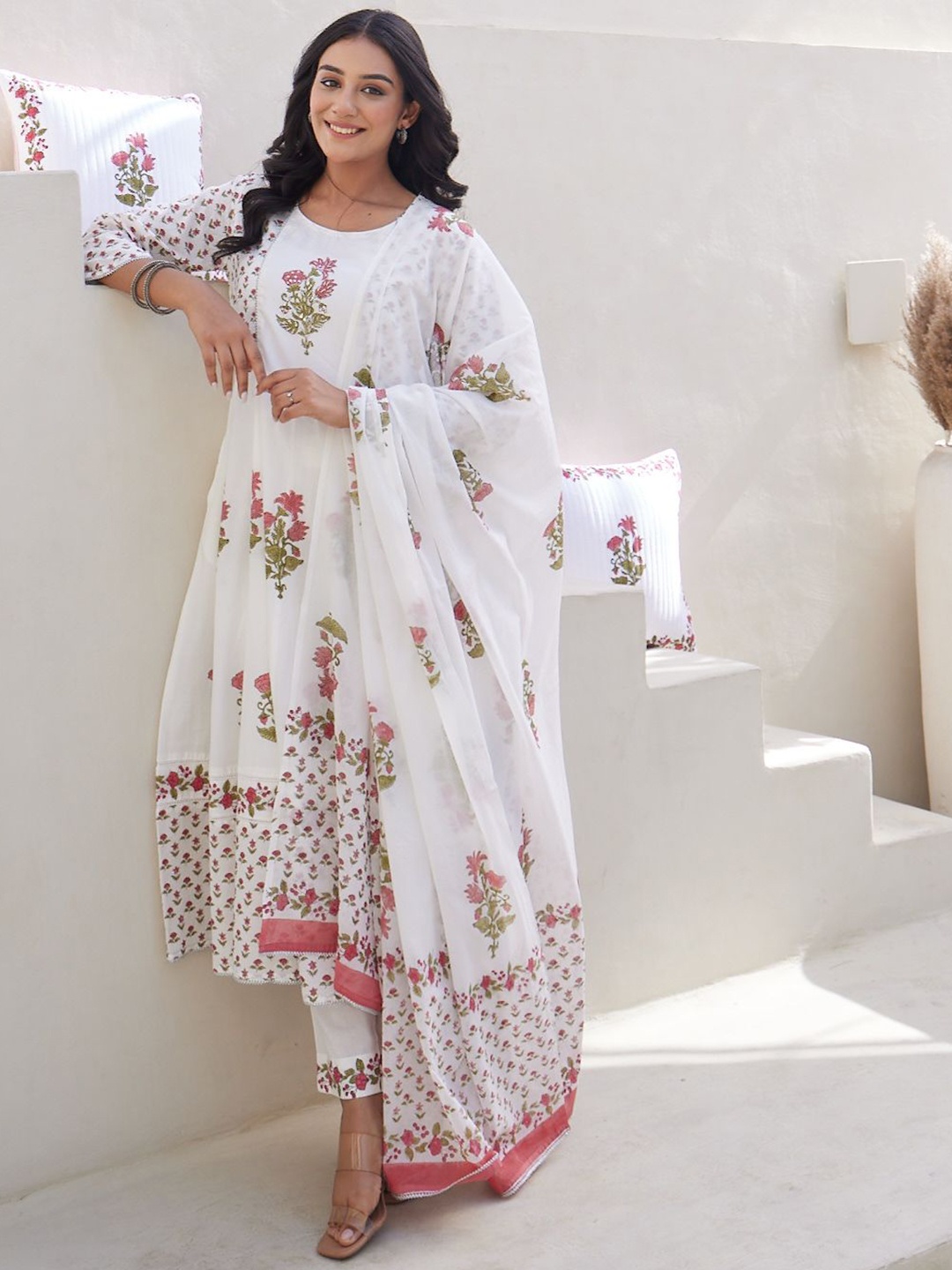 

MAAND Floral Printed Regular Pure Cotton Kurta with Trousers & Dupatta, White