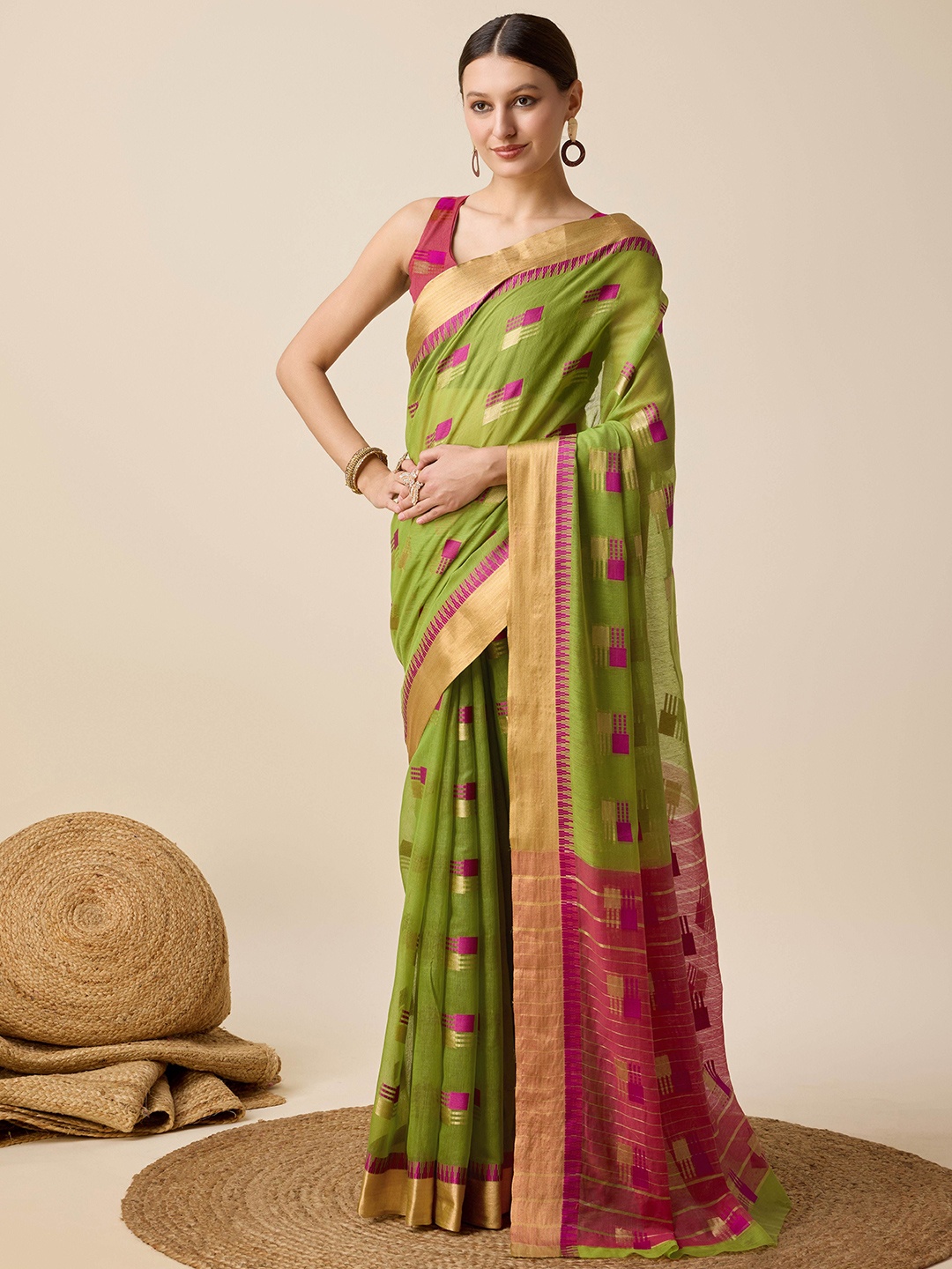 

HEER FASHION Woven Design Solid Border Banarasi Saree With Blouse, Green