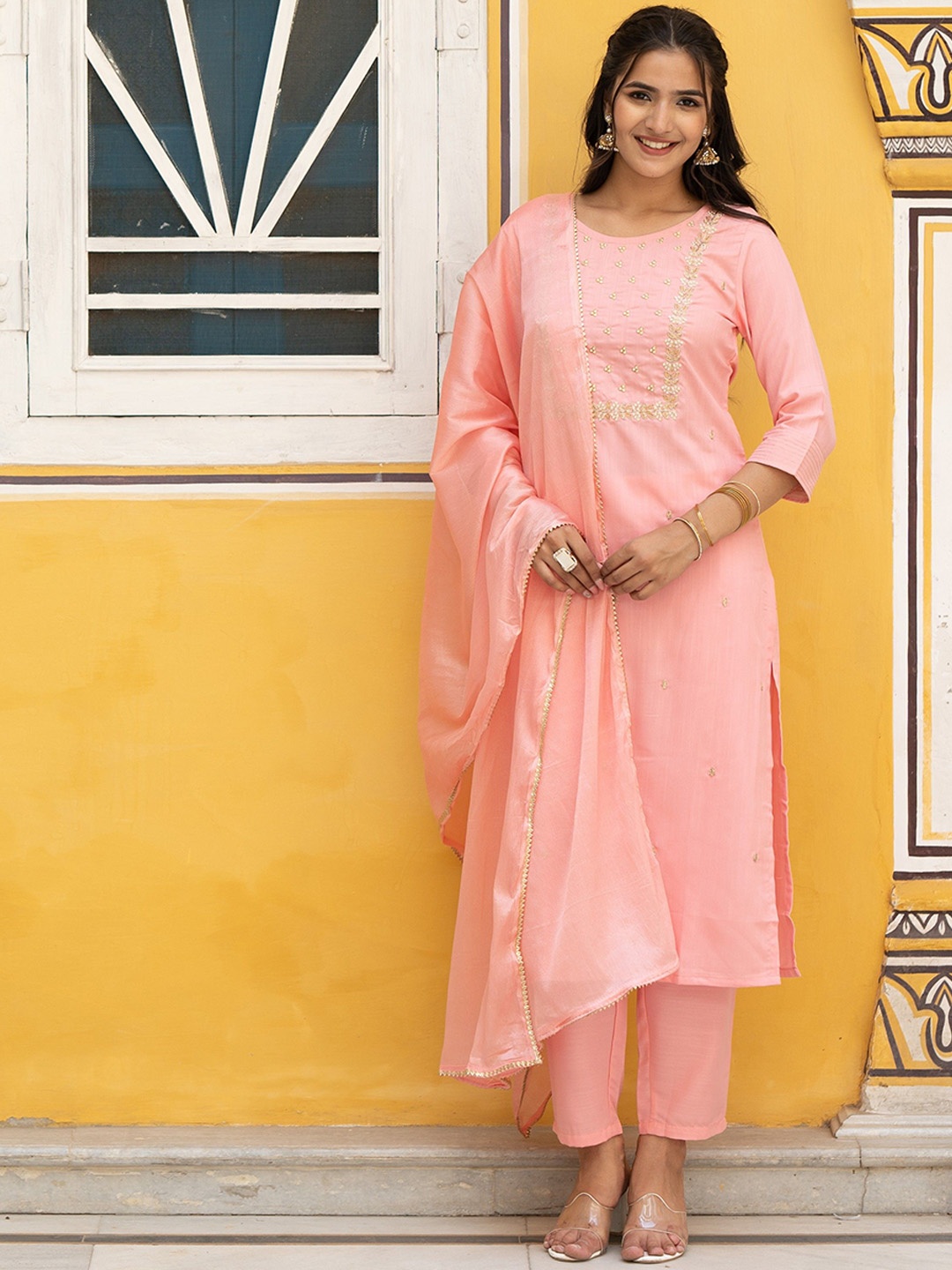 

ASPORA Floral Embroidered Regular Straight Kurta With Trousers & Dupatta, Peach